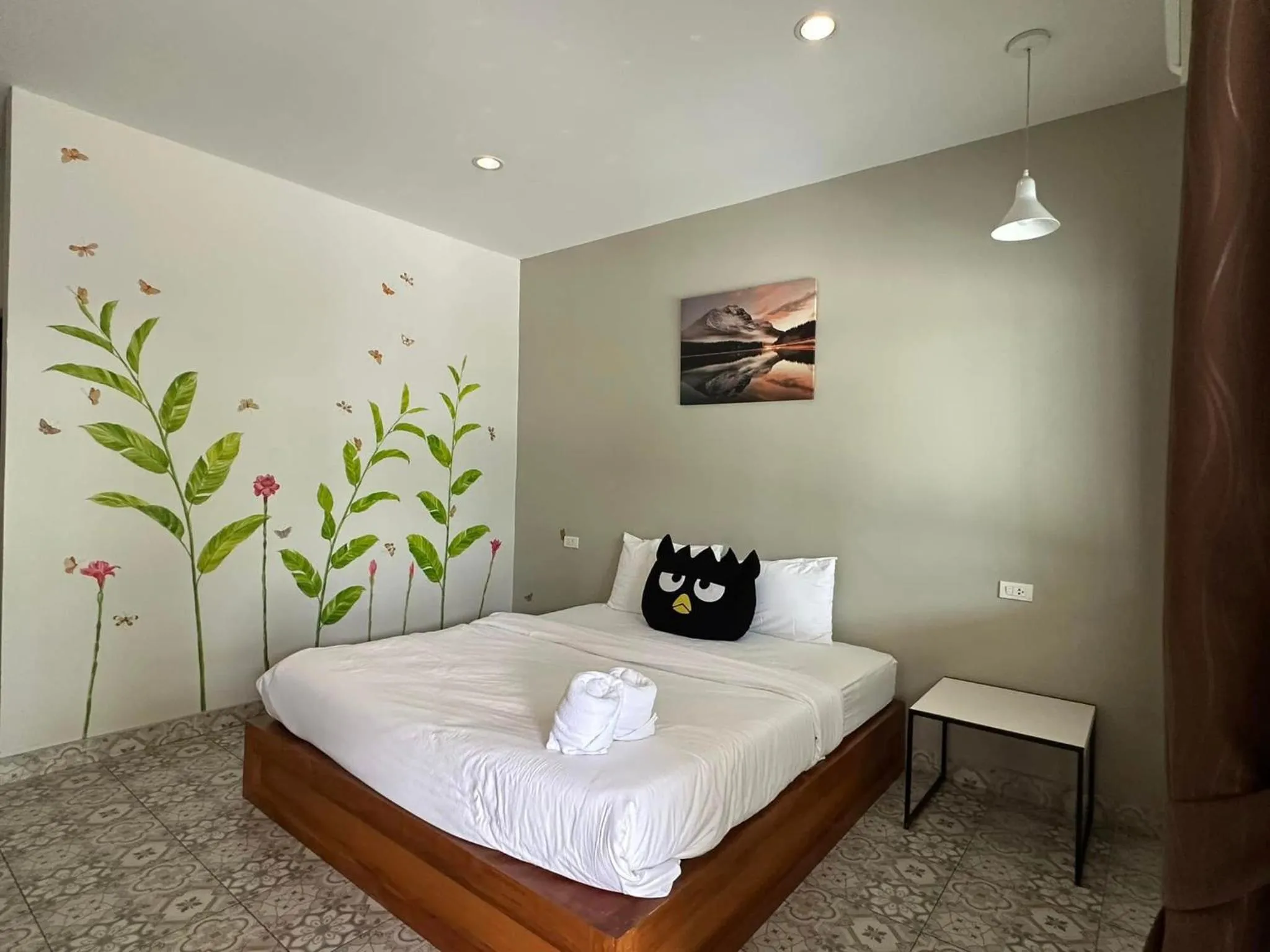 Photo of the whole room, Bed in Warmwell Hostel