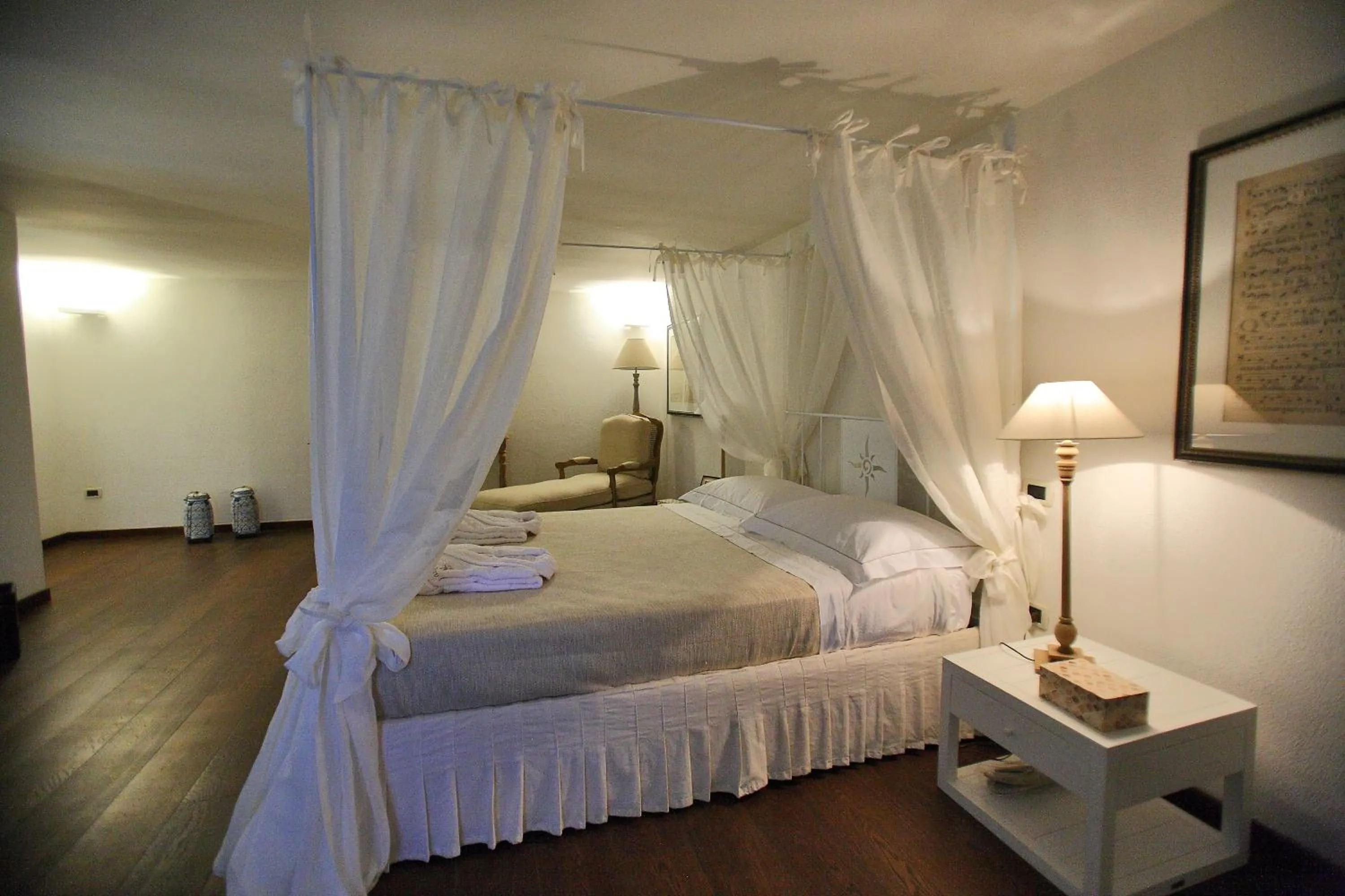 Photo of the whole room, Bed in Don Totu - Dimora Storica