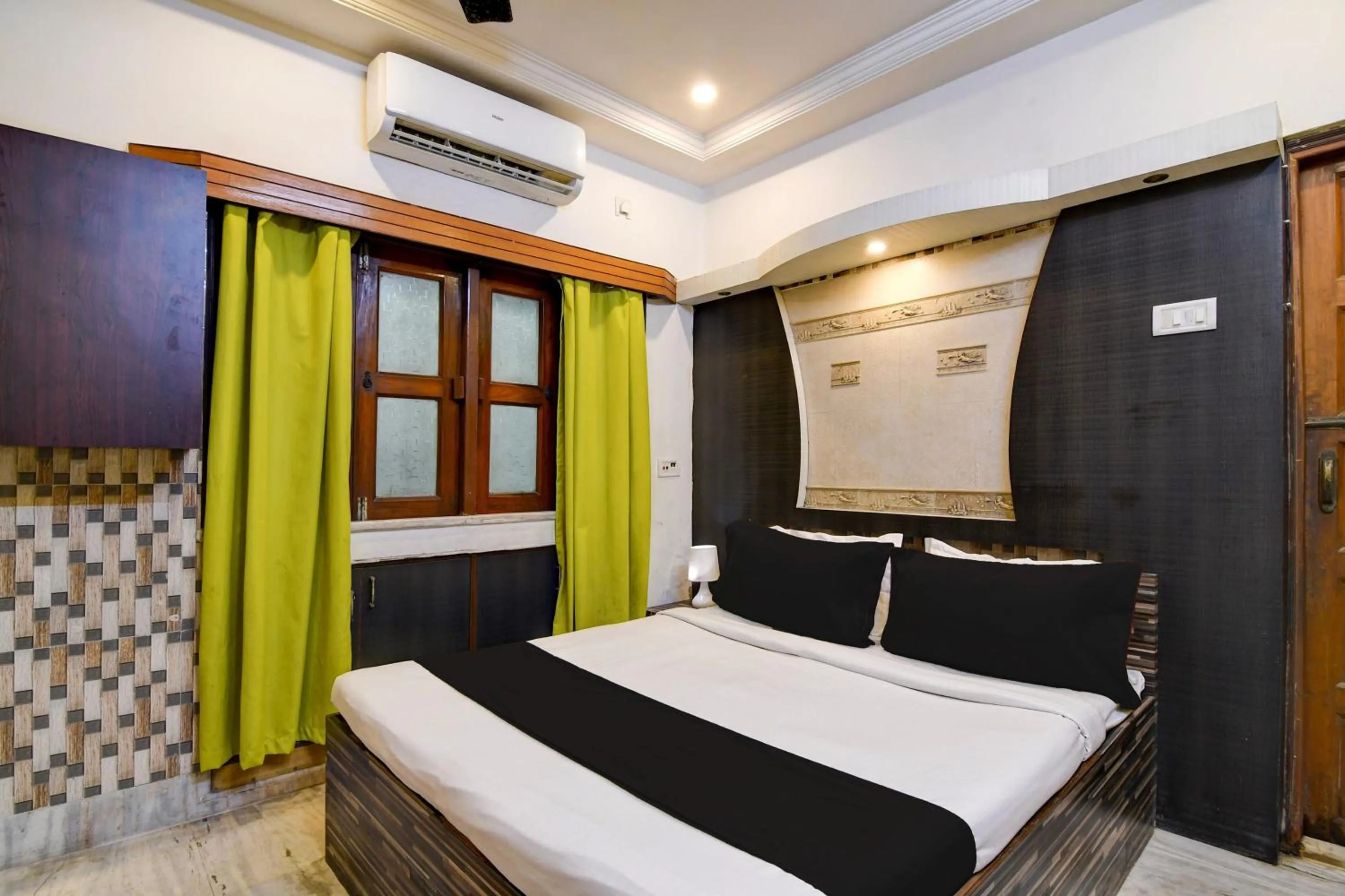 Lobby or reception, Bed in Hotel O Avenue Villa