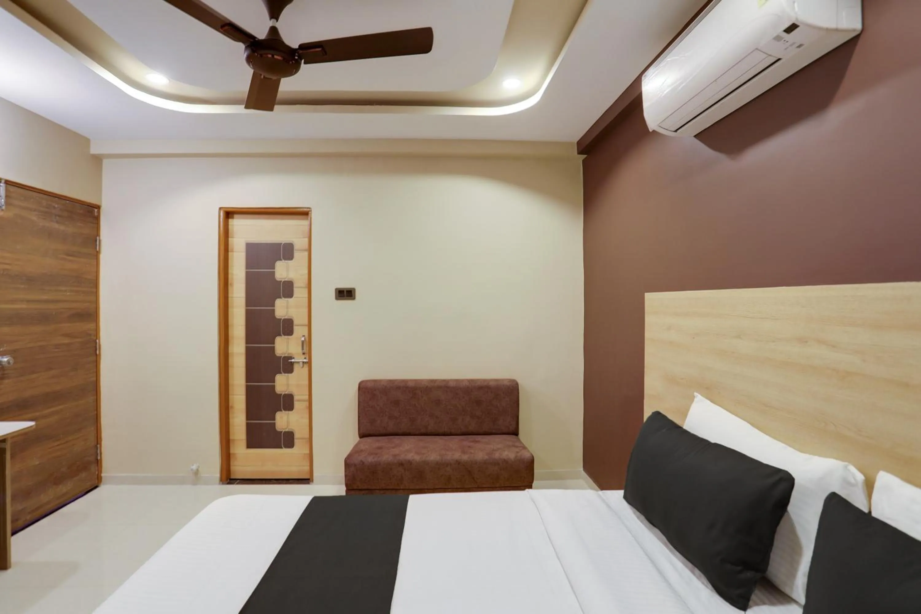 Bedroom in Hotel O D K Patil