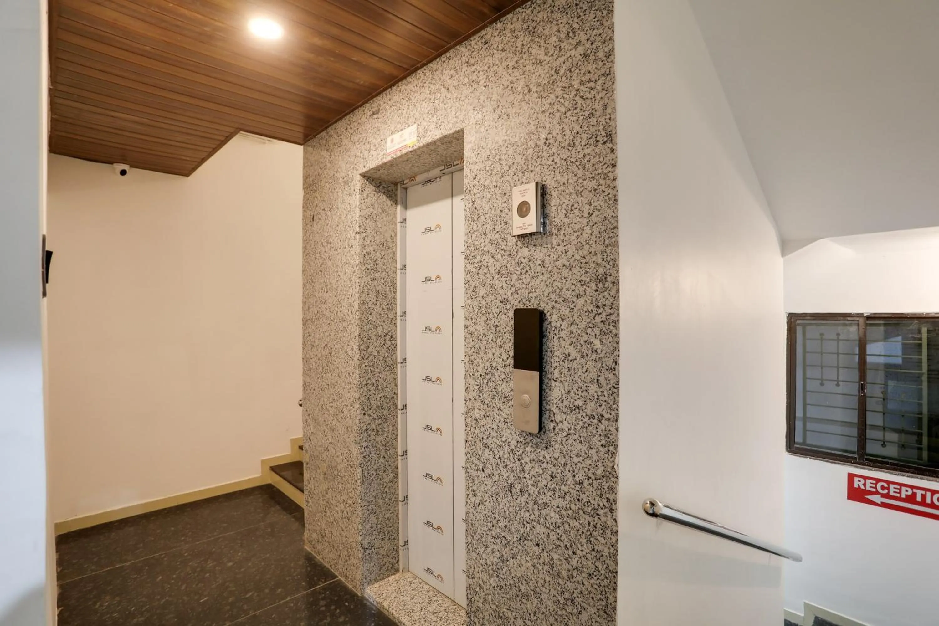 Lobby or reception in Super Hotel O D K Patil