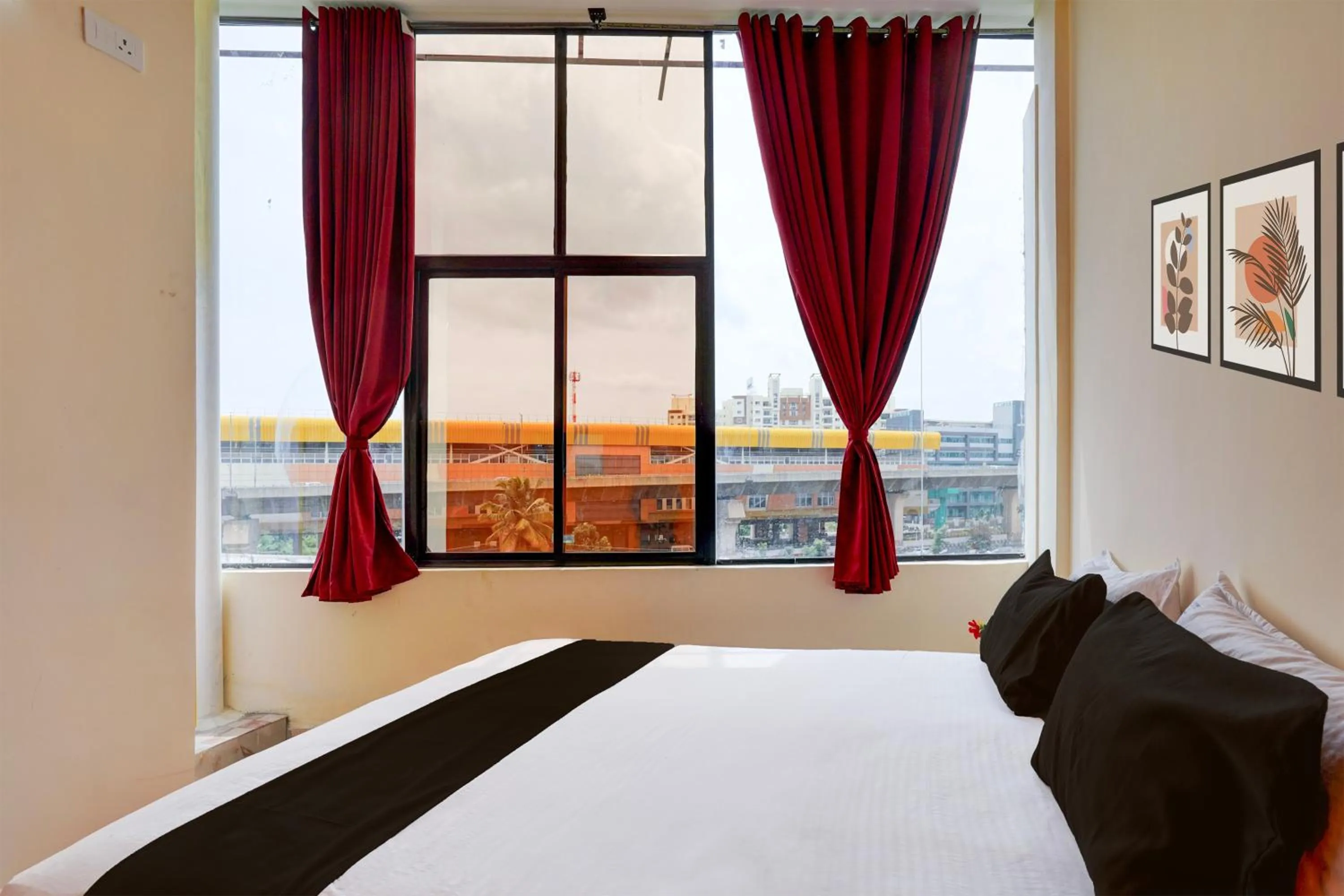 Bedroom, Bed in Super Hotel O Hosur Road Near PES University
