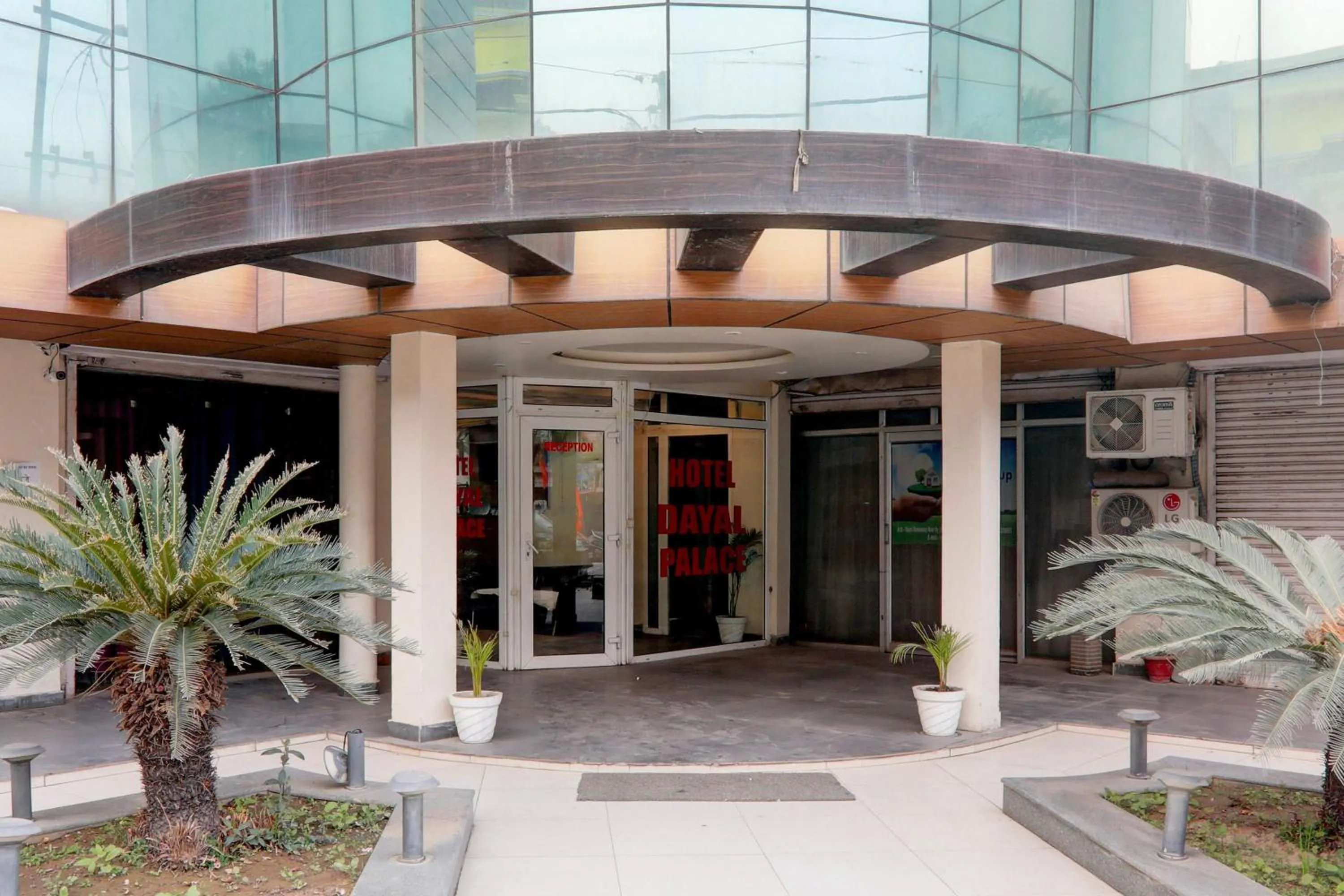Facade/entrance in Hotel O DR Palace