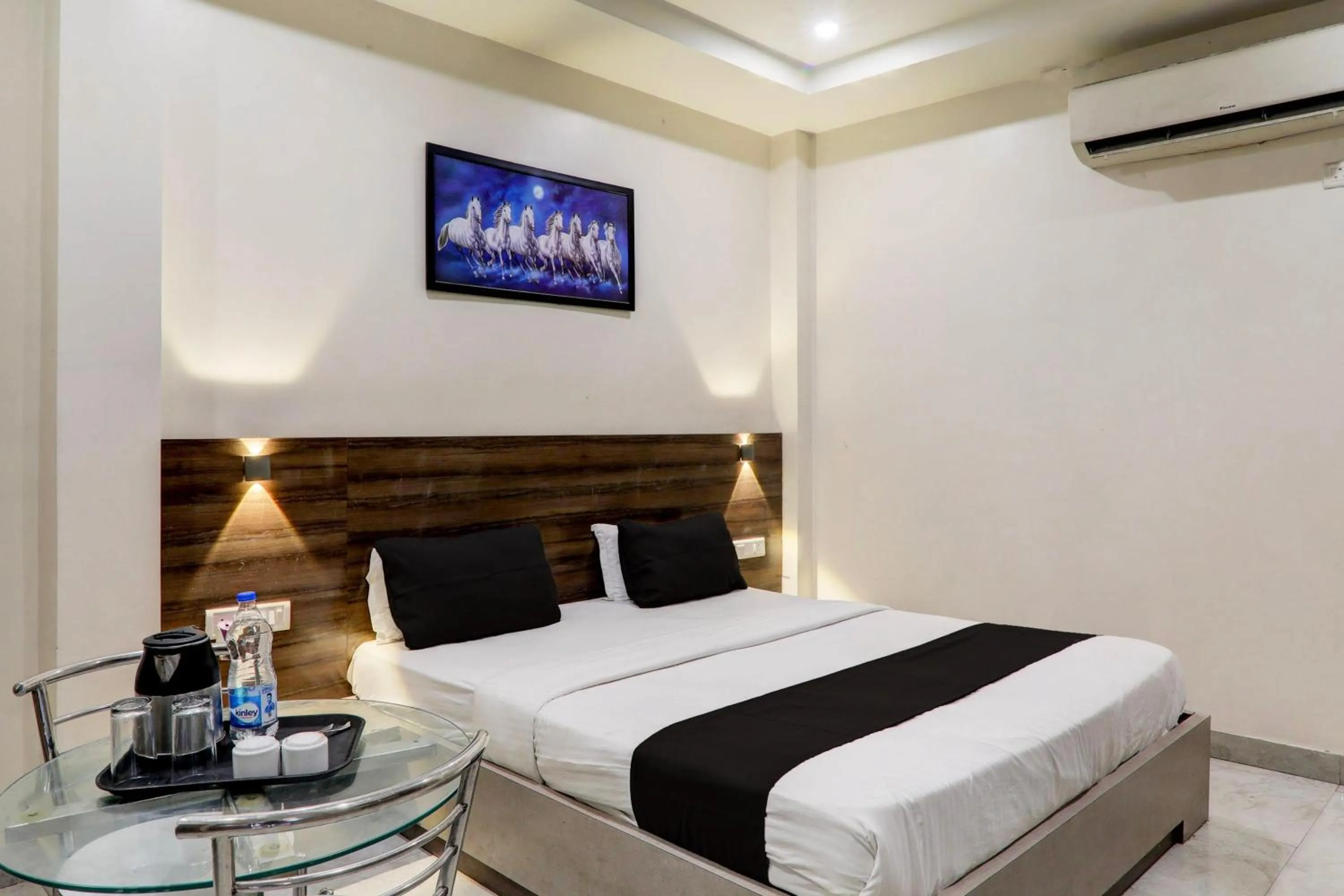 Bedroom, Bed in Hotel O DR Palace