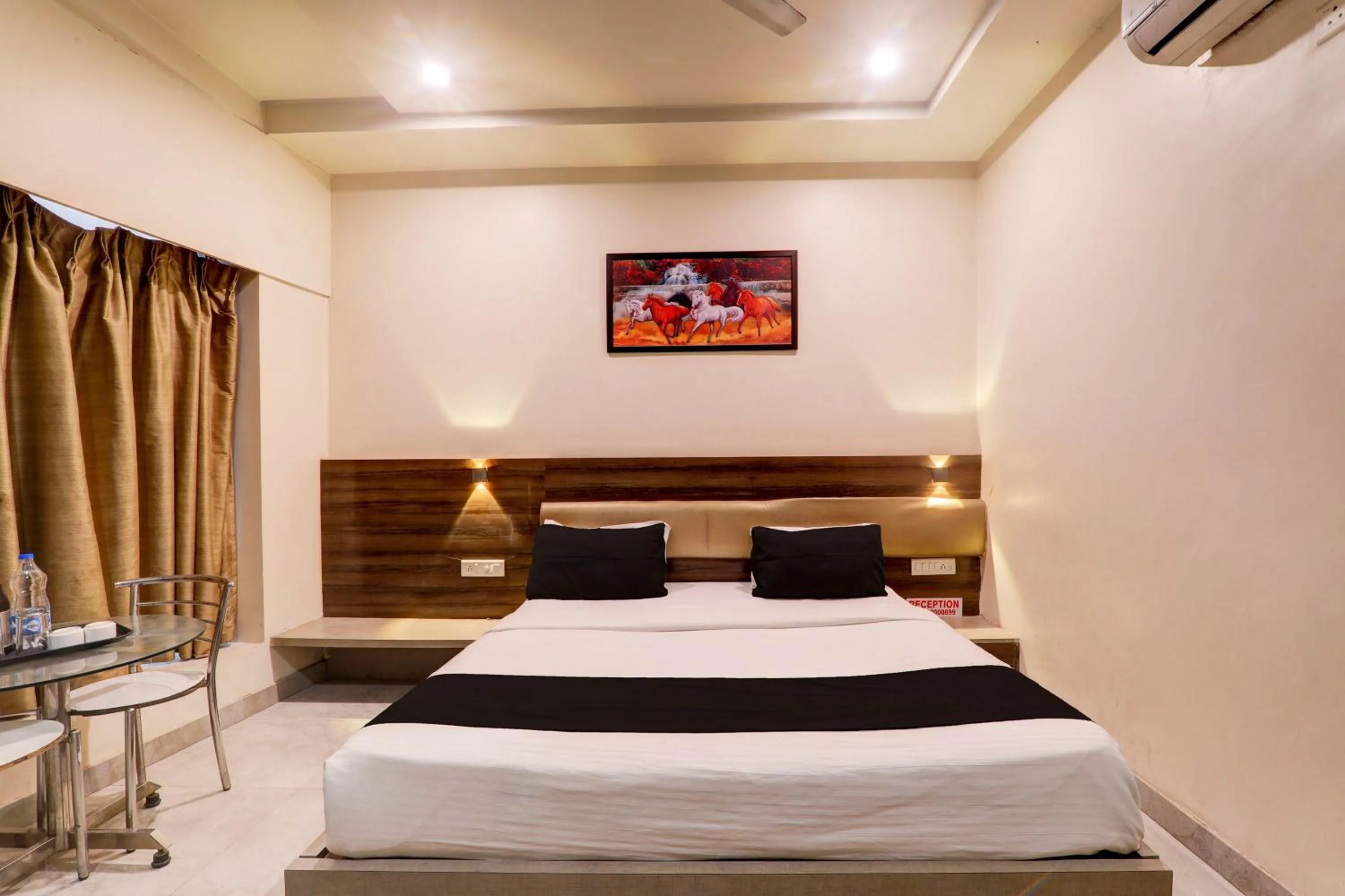 Bedroom, Bed in Hotel O DR Palace