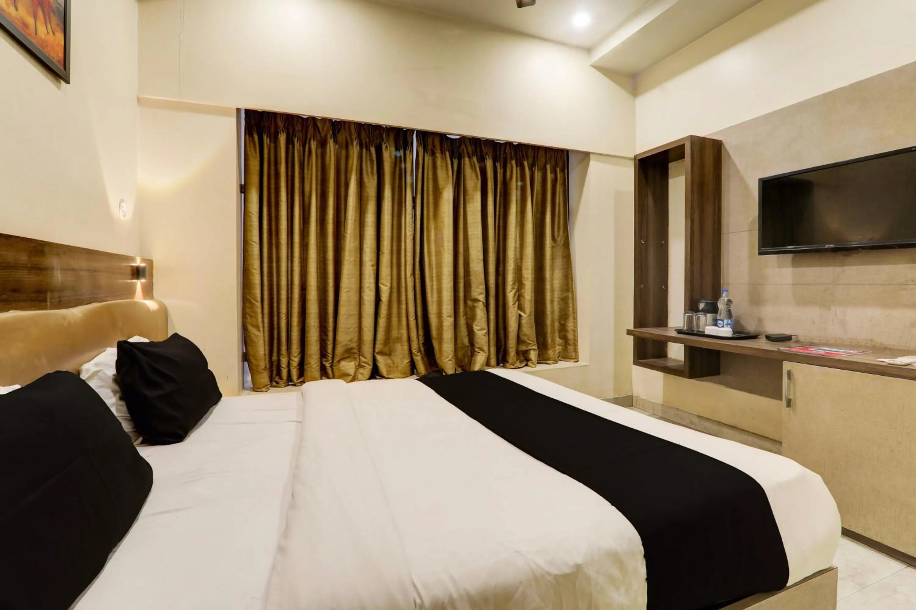 Bedroom, Bed in Hotel O DR Palace