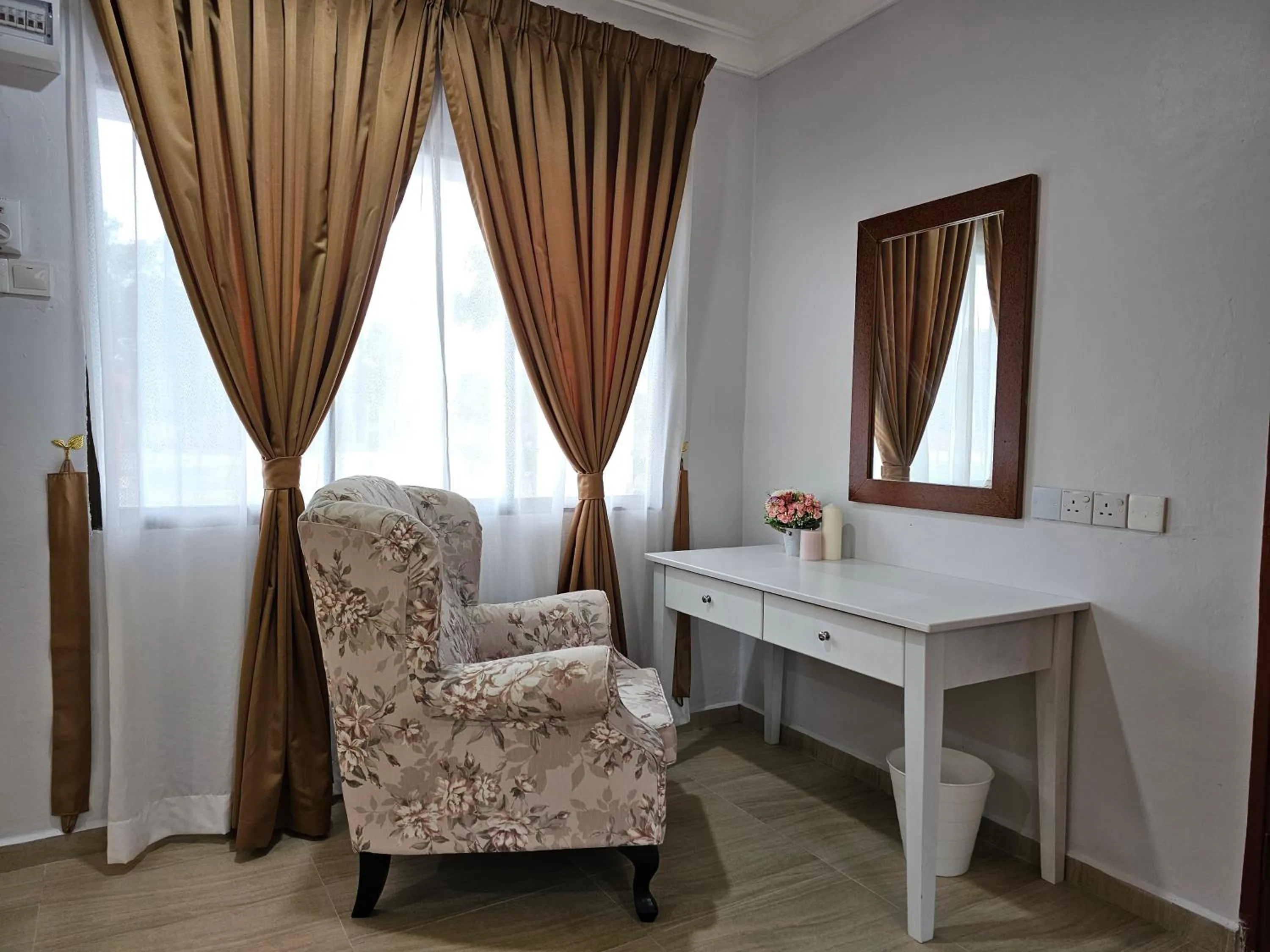 Seating area in Cottage Inn Gerik