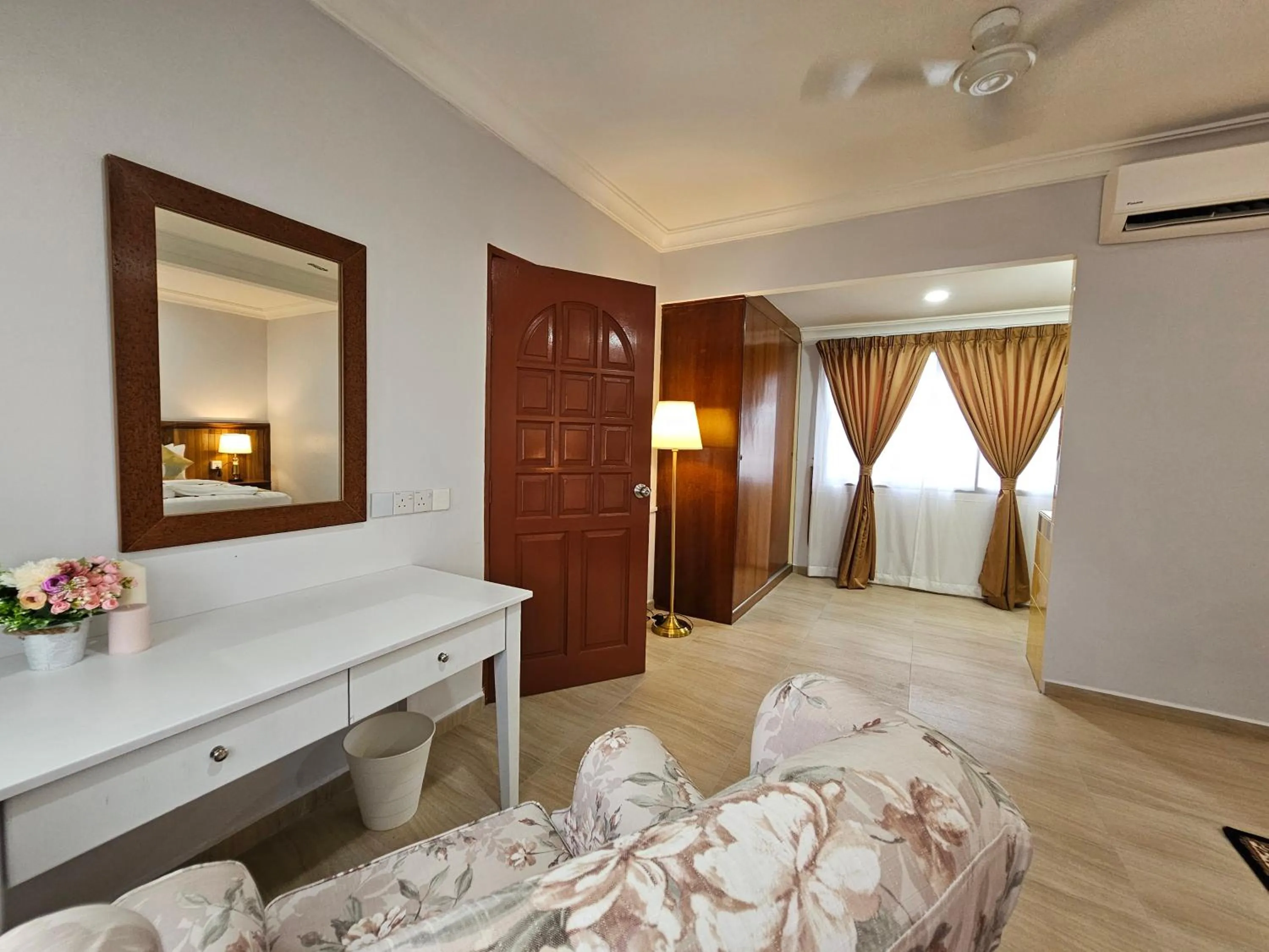 Photo of the whole room, Bed in Cottage Inn Gerik