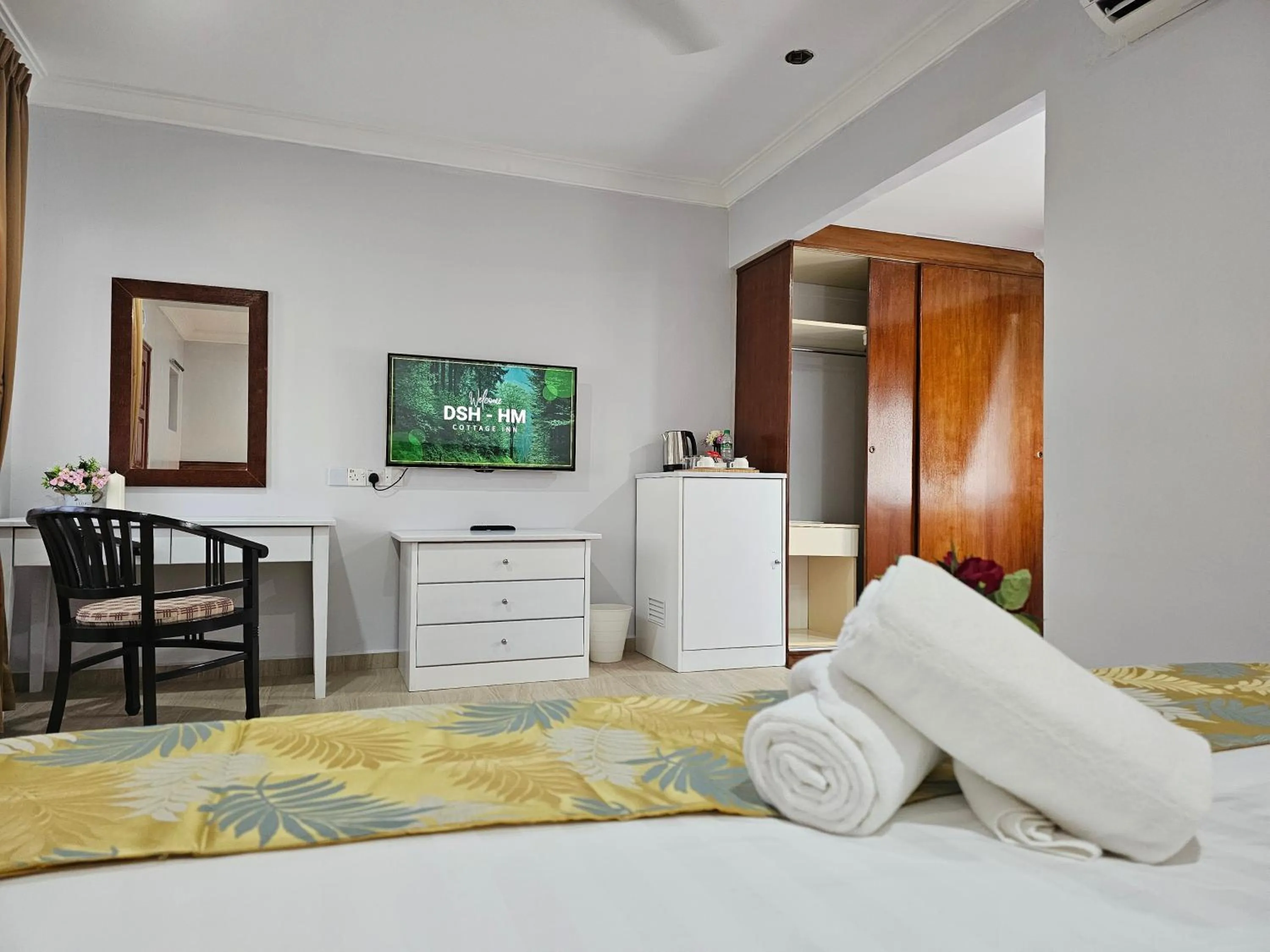 Bed in Cottage Inn Gerik