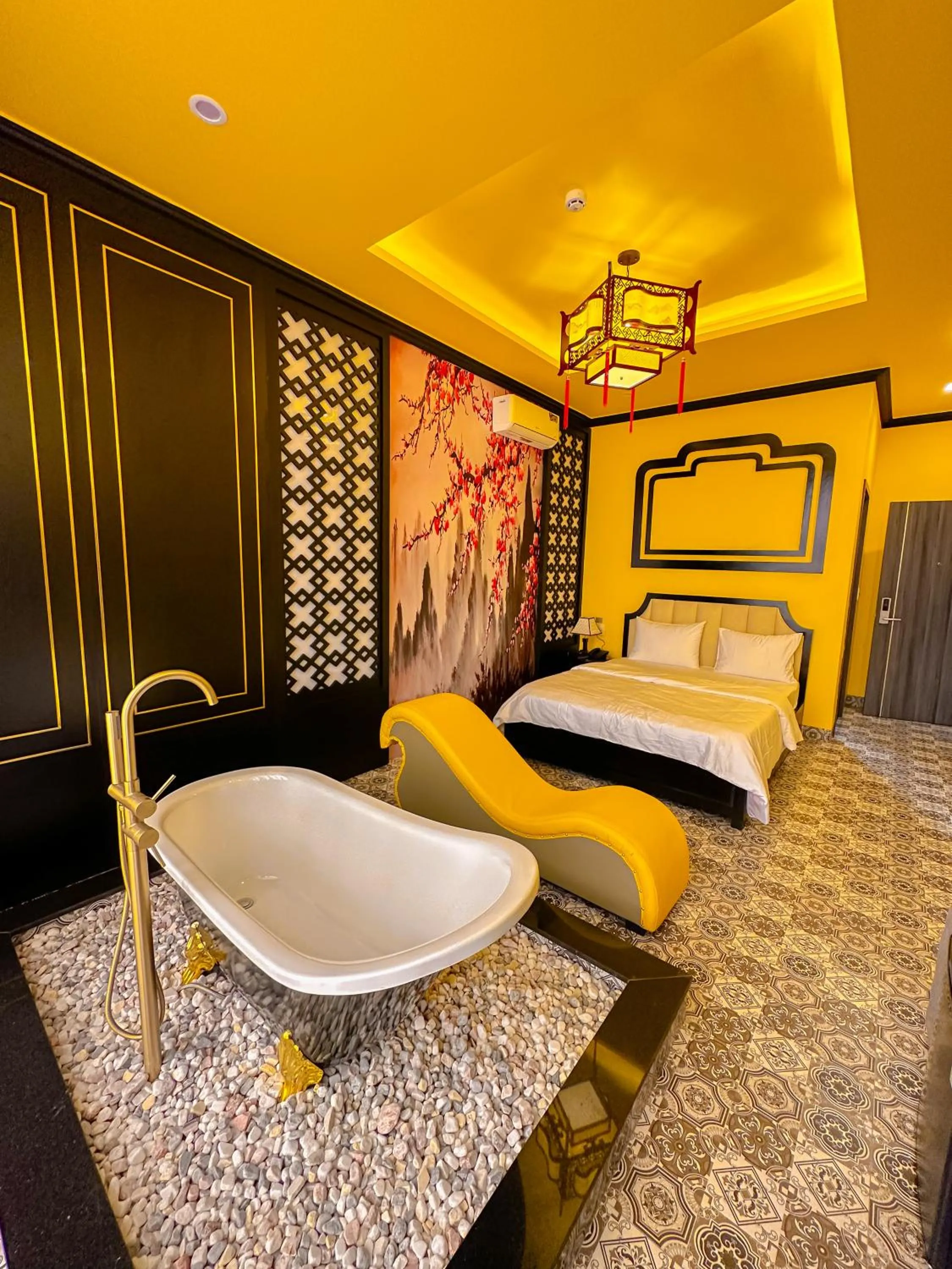 Photo of the whole room, Bed in Tuyet Suong Hotel