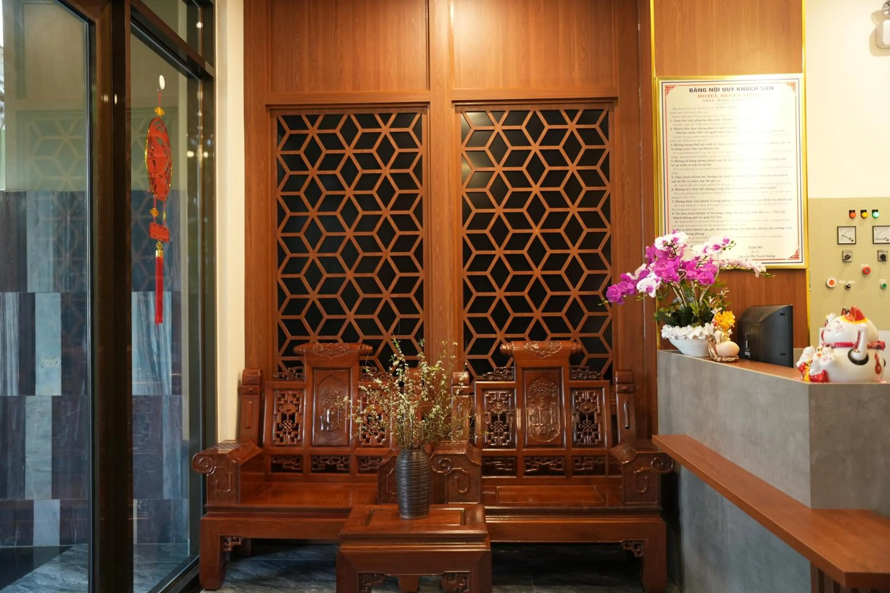 Seating area in Tuyet Suong Hotel