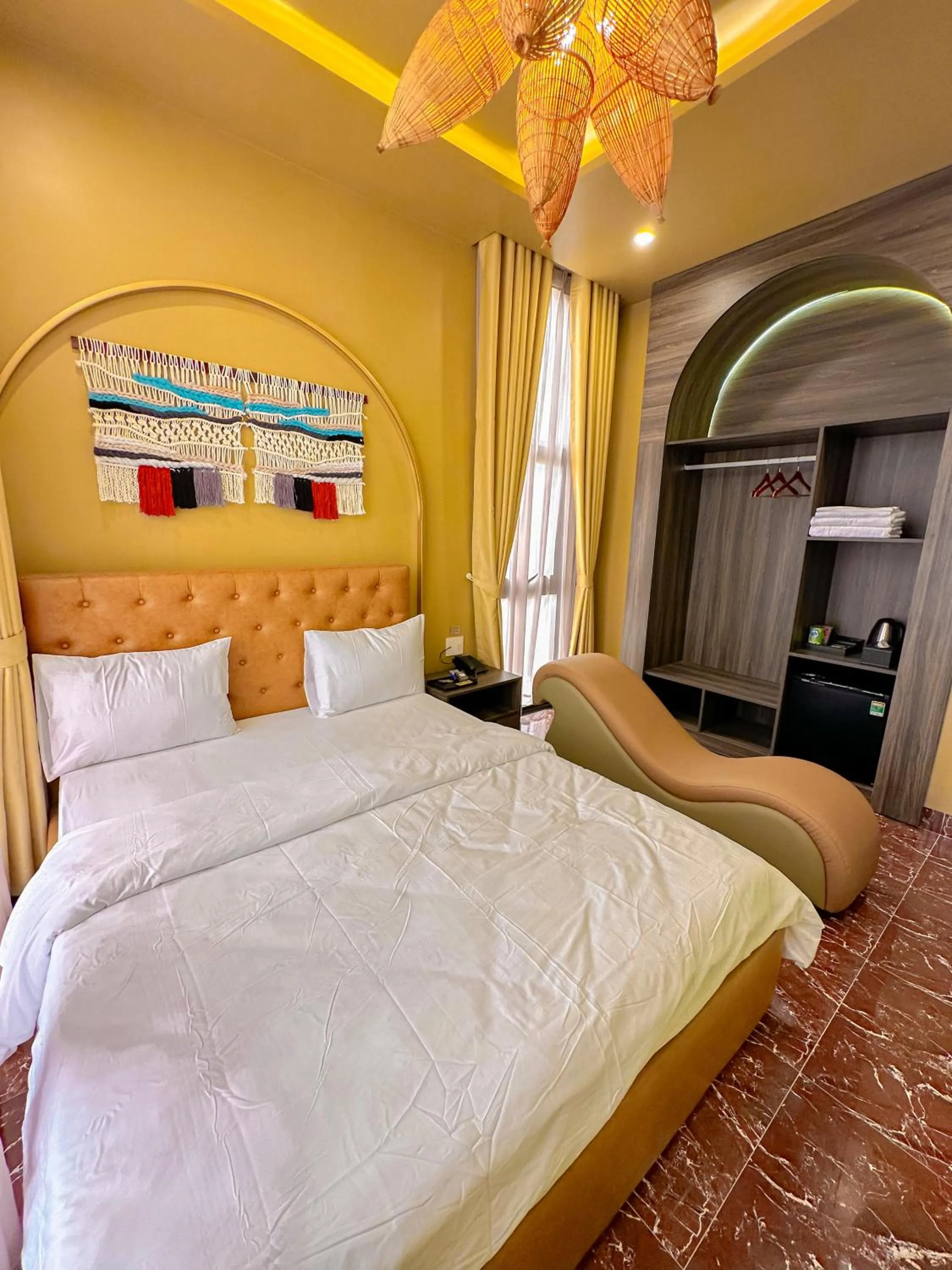 Photo of the whole room, Bed in Tuyet Suong Hotel