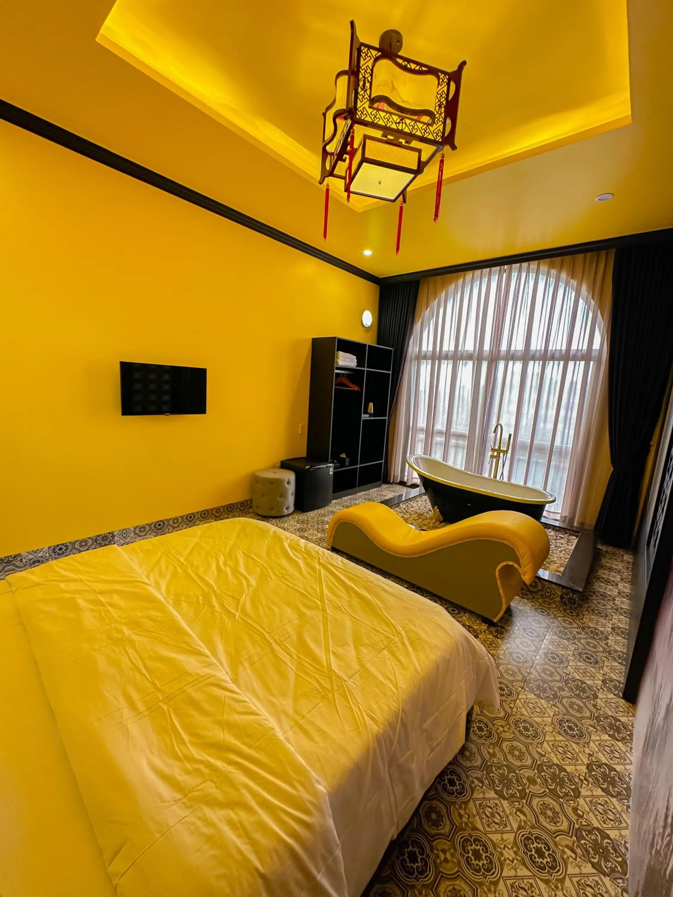 Photo of the whole room, Bed in Tuyet Suong Hotel