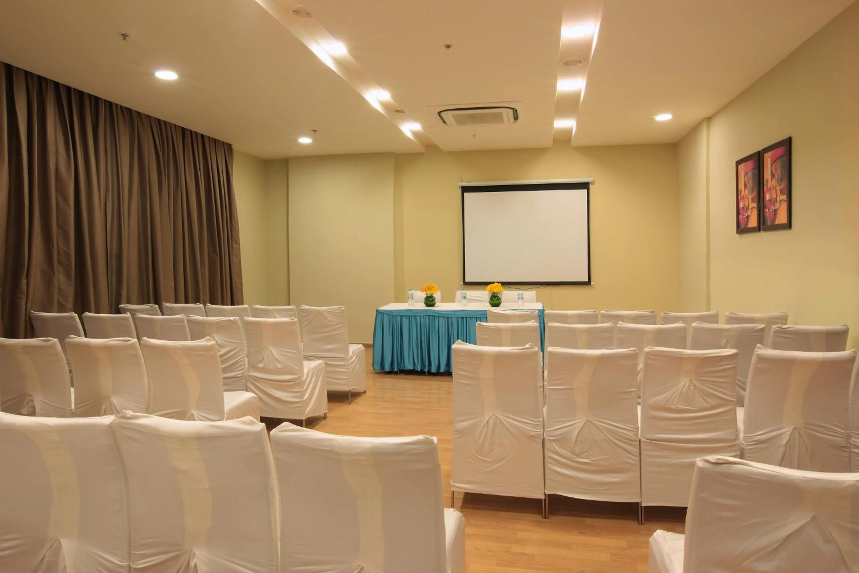 Area and facilities in Starlit Suites Bangalore