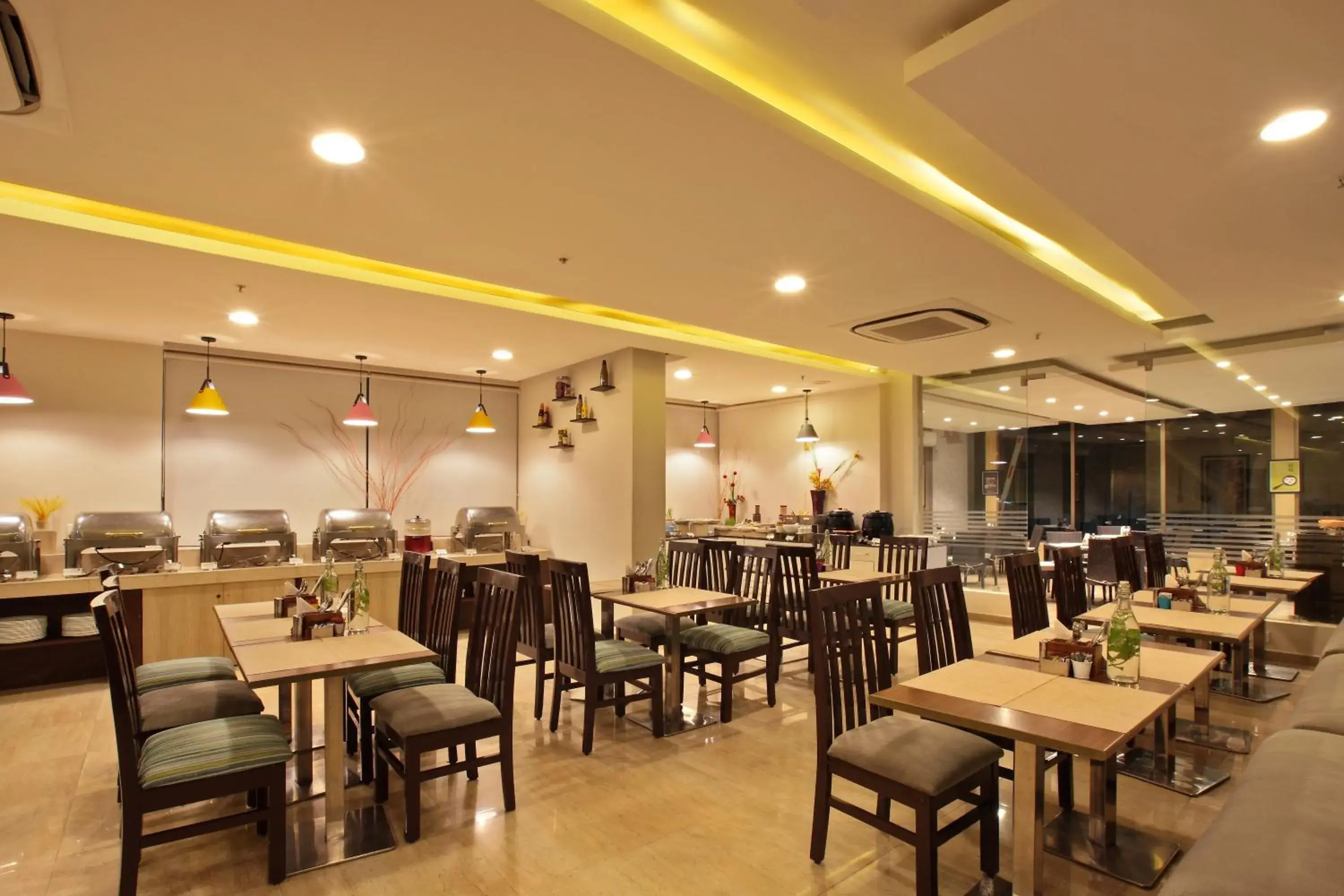 Restaurant/places to eat in Starlit Suites Bangalore Restaurant/places to eat in Starlit Suites Bangalore