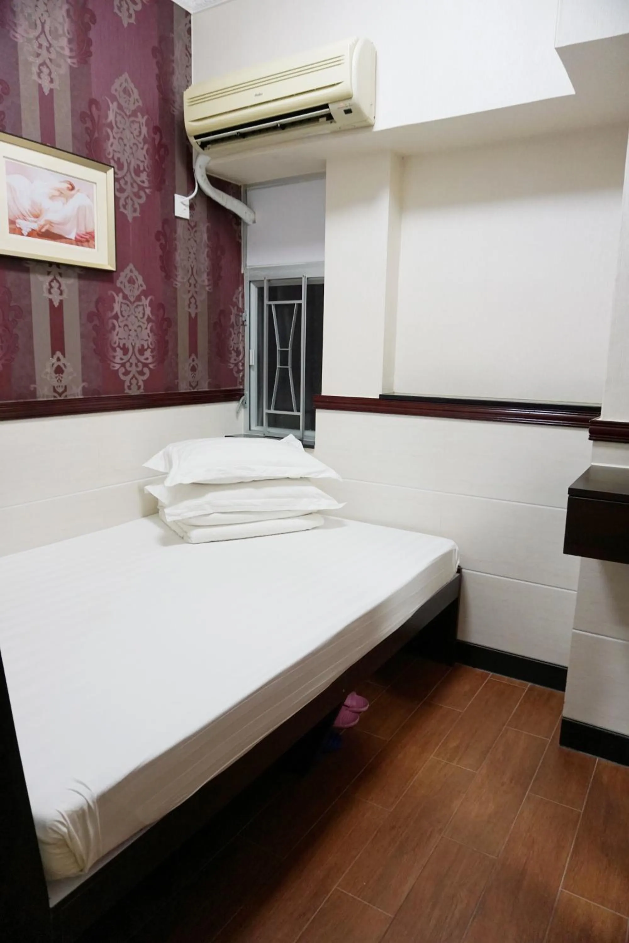 Photo of the whole room, Bed in Hang Ho Hostel