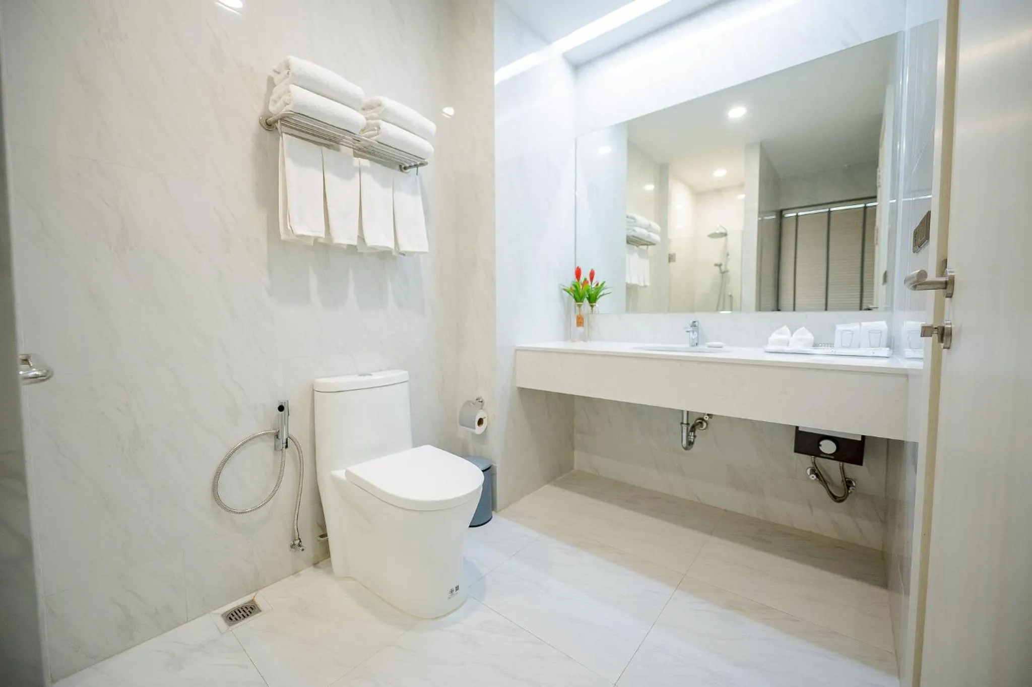 Shower in THE NAVY HOUSE HOTEL