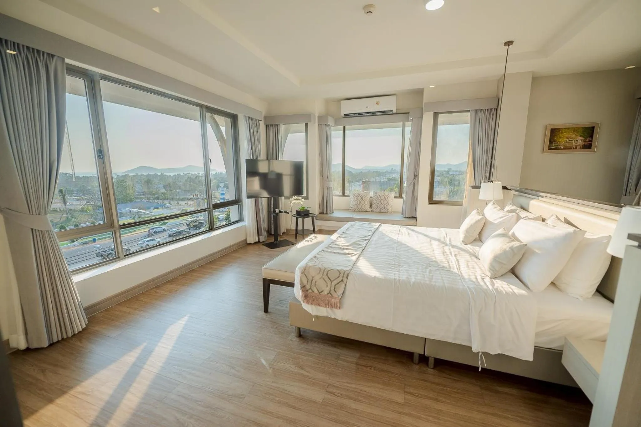 View (from property/room), Bed in THE NAVY HOUSE HOTEL