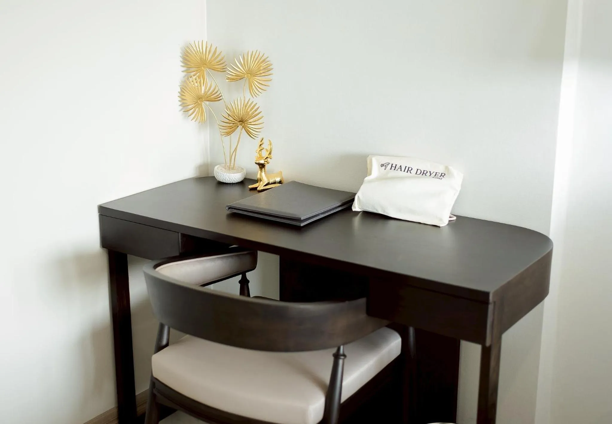 Seating area in THE NAVY HOUSE HOTEL