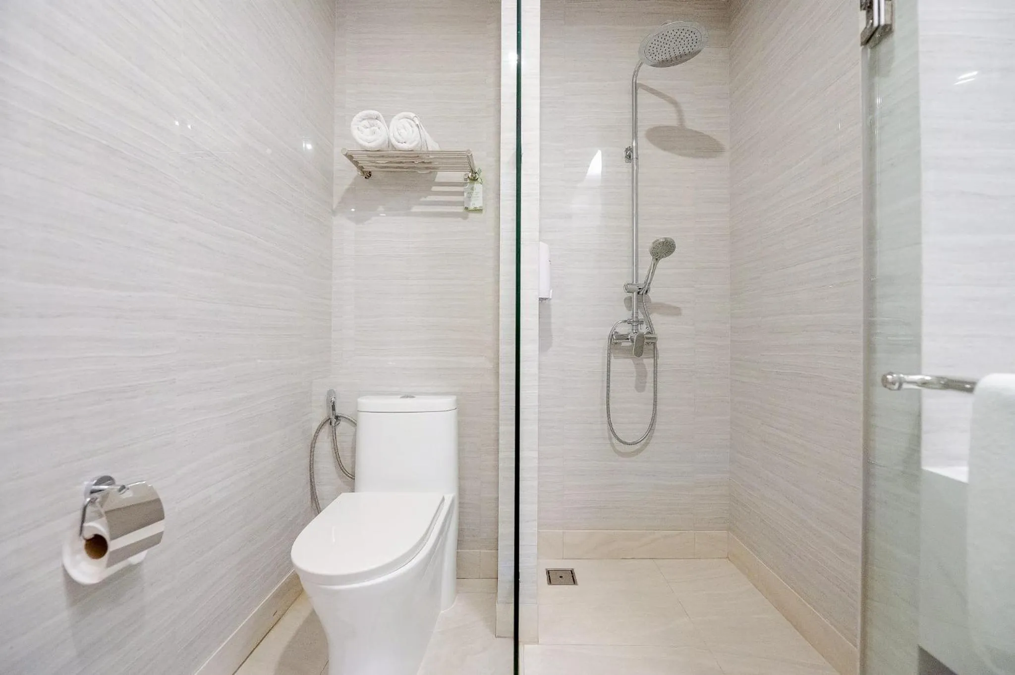 Shower in THE NAVY HOUSE HOTEL