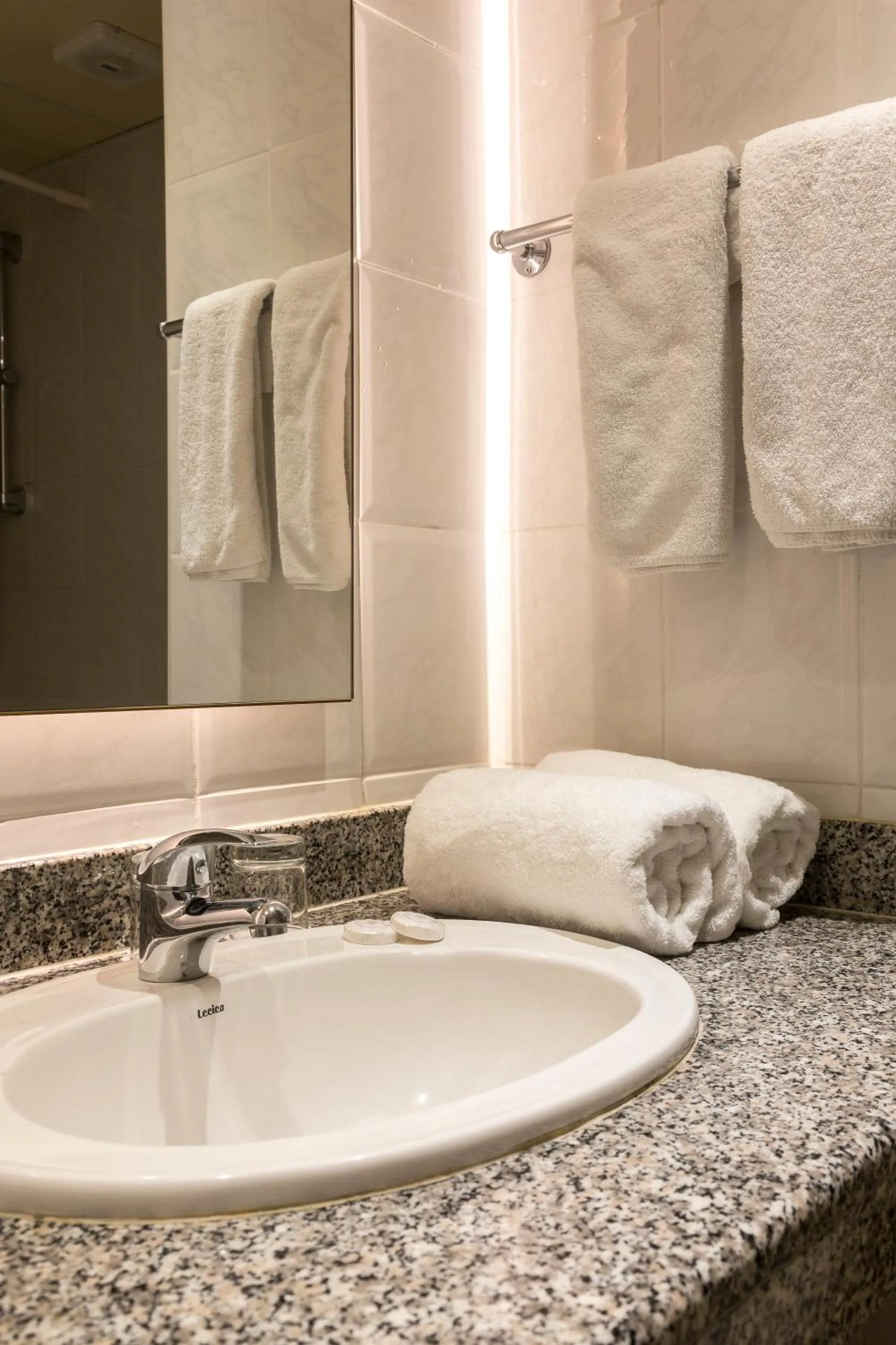 Bathroom in Mayfair Gardens