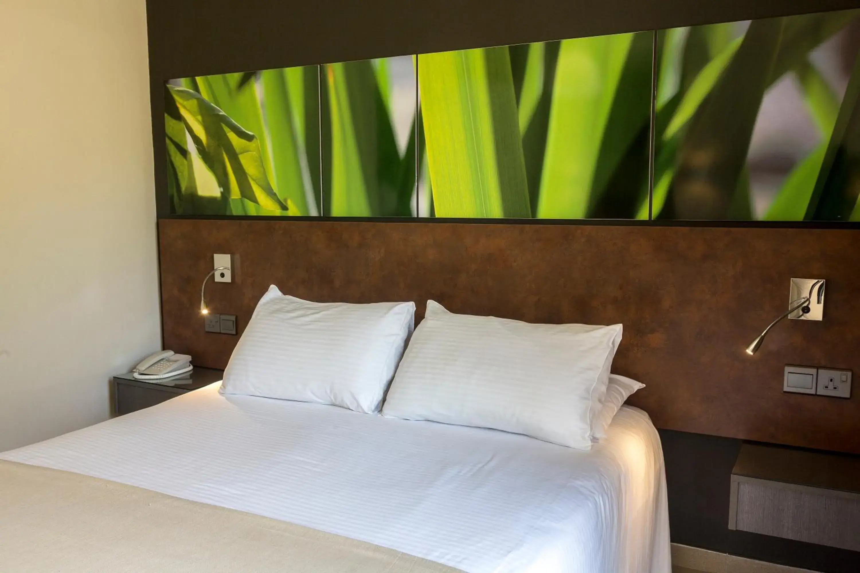 Bedroom, Bed in Mayfair Gardens Bedroom, Bed in Mayfair Gardens