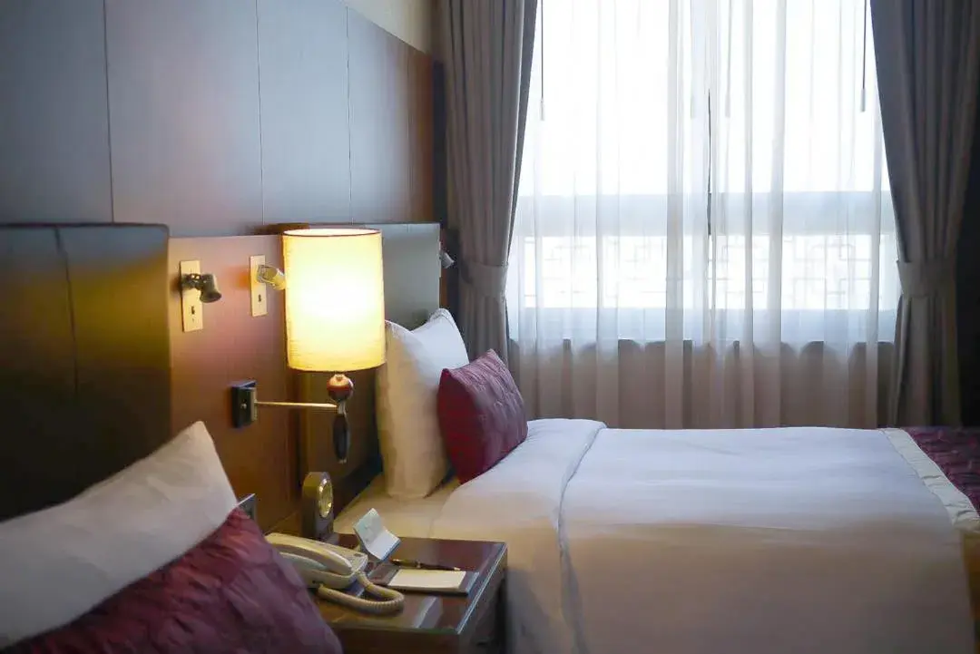 Photo of the whole room, Bed in Golden Tulip - Aesthetics Photo of the whole room, Bed in Golden Tulip - Aesthetics