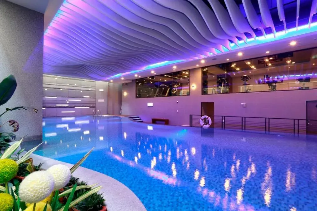 Swimming pool in Golden Tulip - Aesthetics Swimming pool in Golden Tulip - Aesthetics