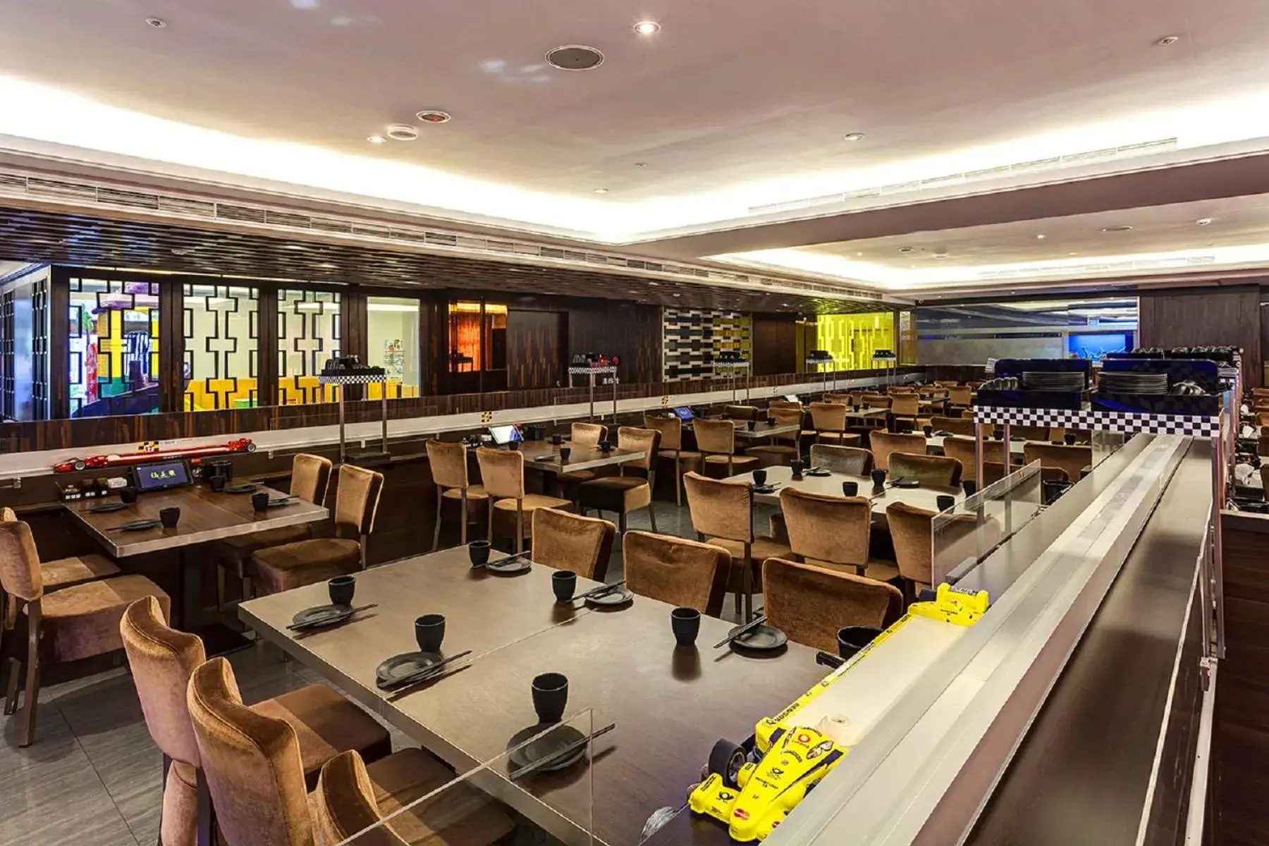 Restaurant/places to eat in Golden Tulip - Aesthetics Restaurant/places to eat in Golden Tulip - Aesthetics