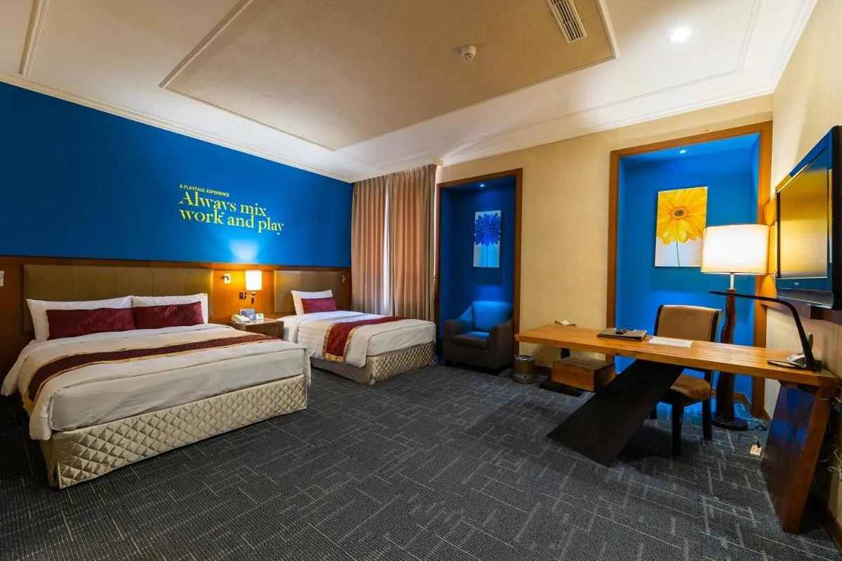 Photo of the whole room, Bed in Golden Tulip - Aesthetics