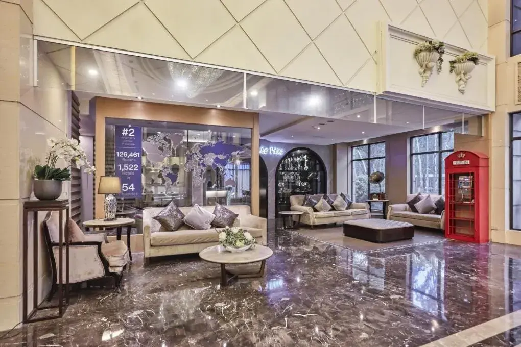 Lobby or reception in Golden Tulip - Aesthetics Lobby or reception in Golden Tulip - Aesthetics