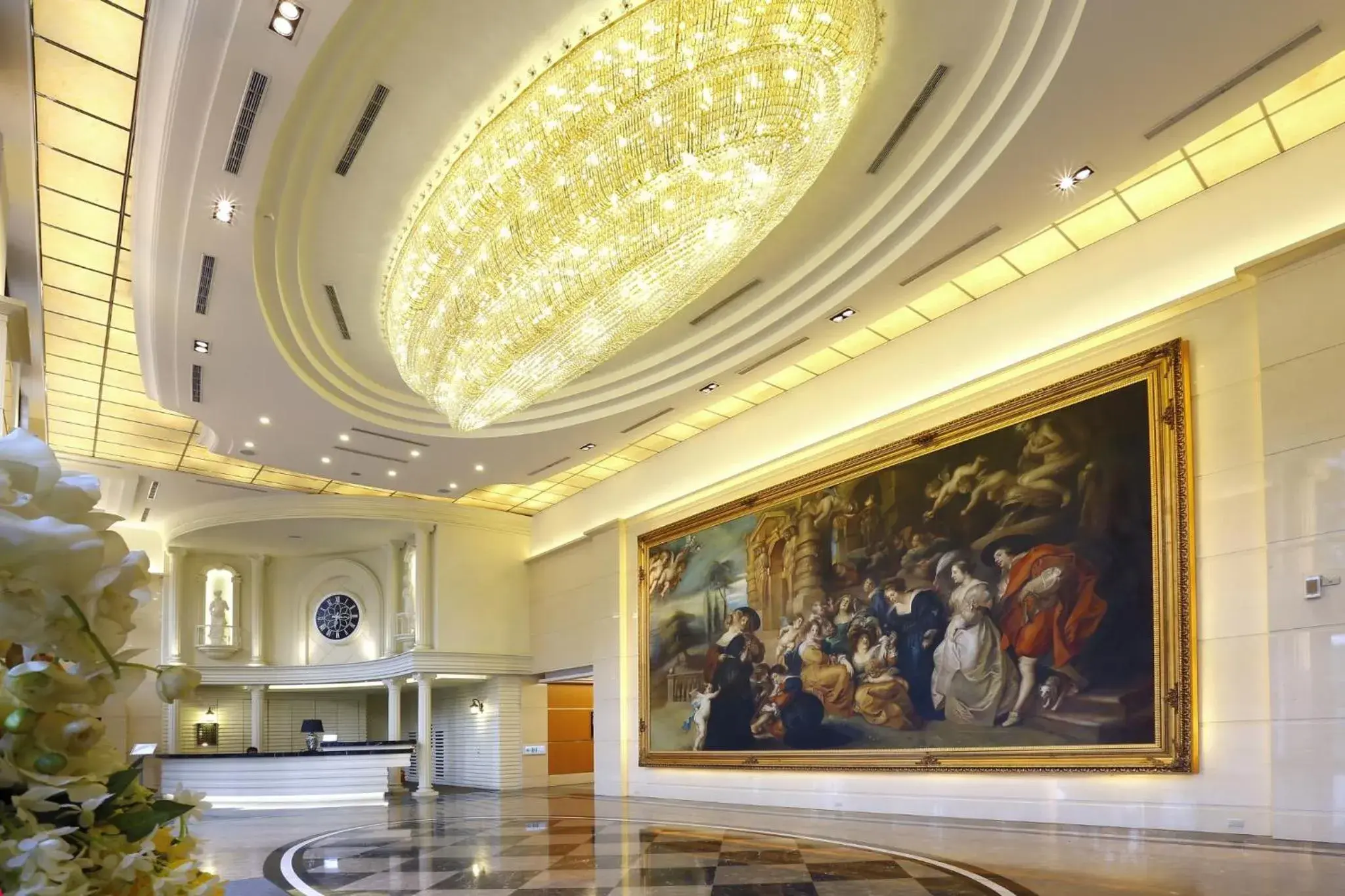 Lobby or reception in Golden Tulip - Aesthetics Lobby or reception in Golden Tulip - Aesthetics