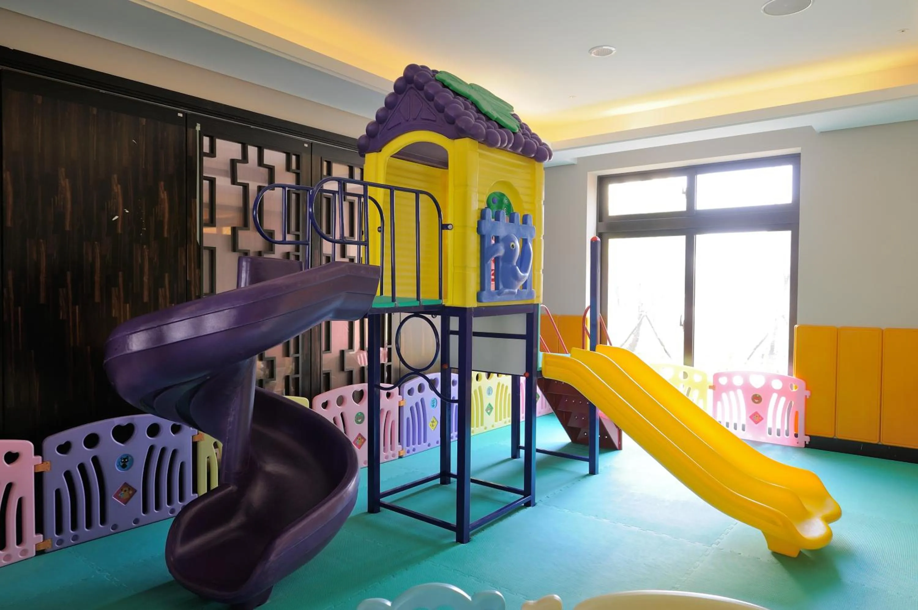 Day in Golden Tulip - Aesthetics