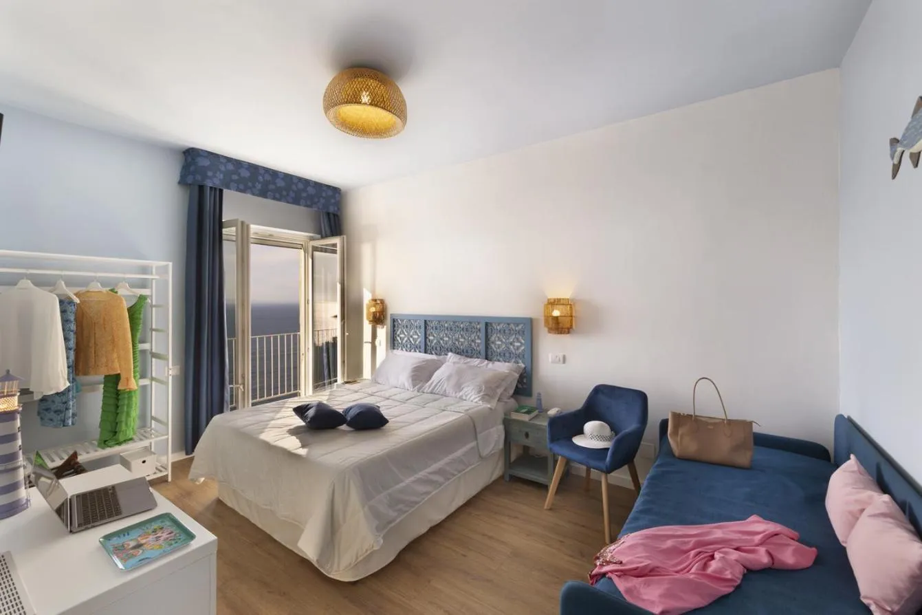 Bed in Hotel Villa Lubrense Sorrento