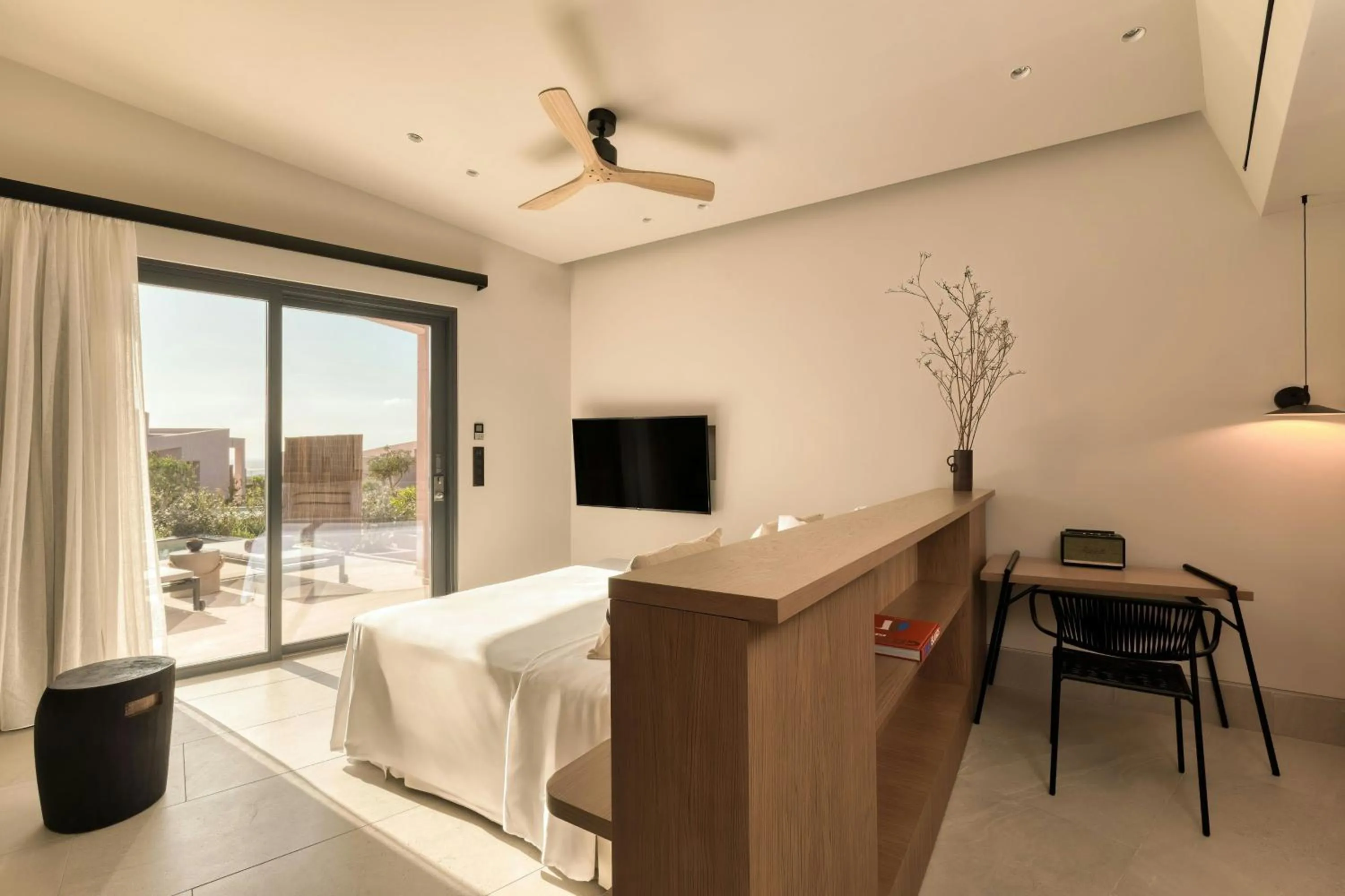 Swimming pool, Bed in Domes Novos Santorini, Autograph Collection