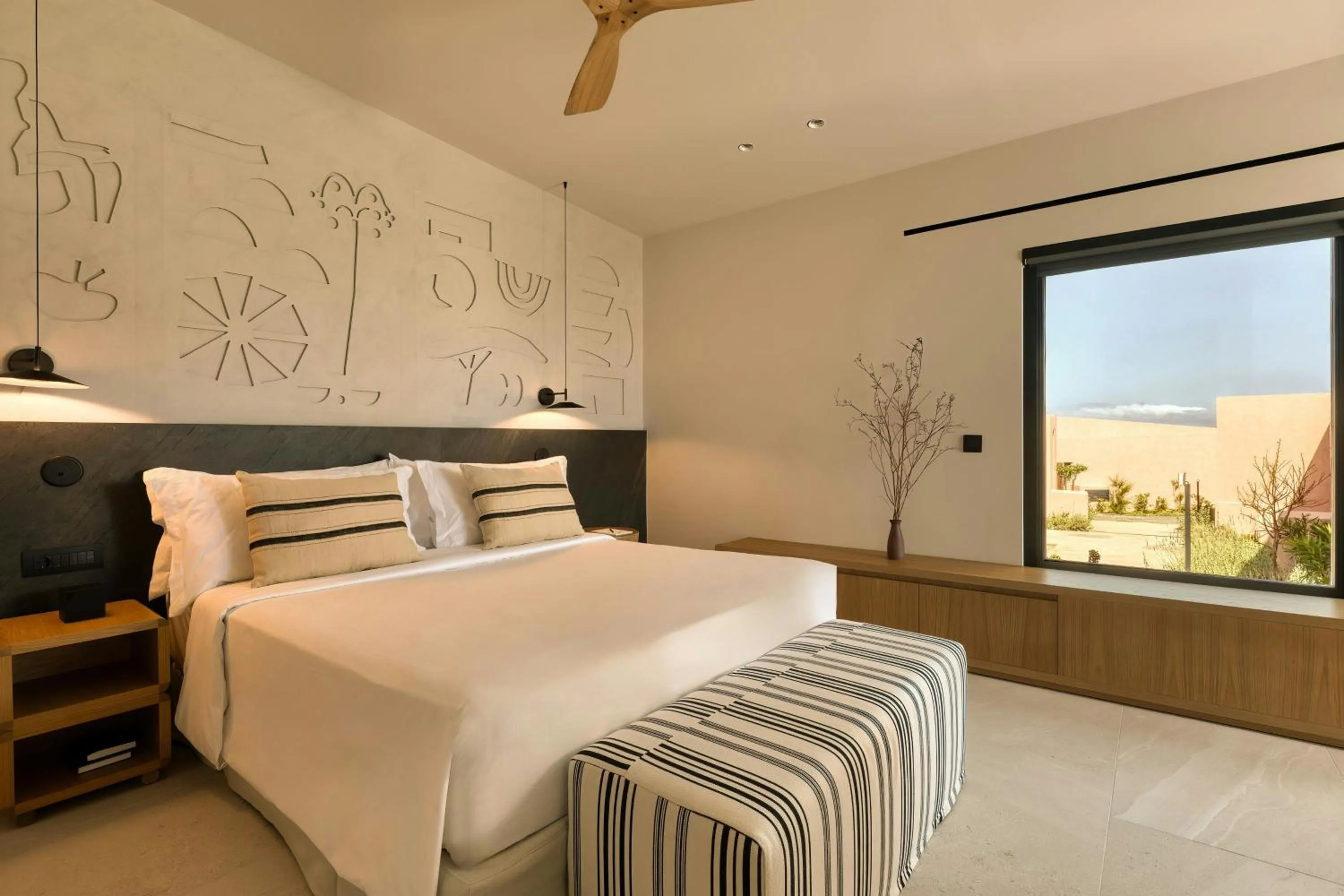 Swimming pool, Bed in Domes Novos Santorini, Autograph Collection