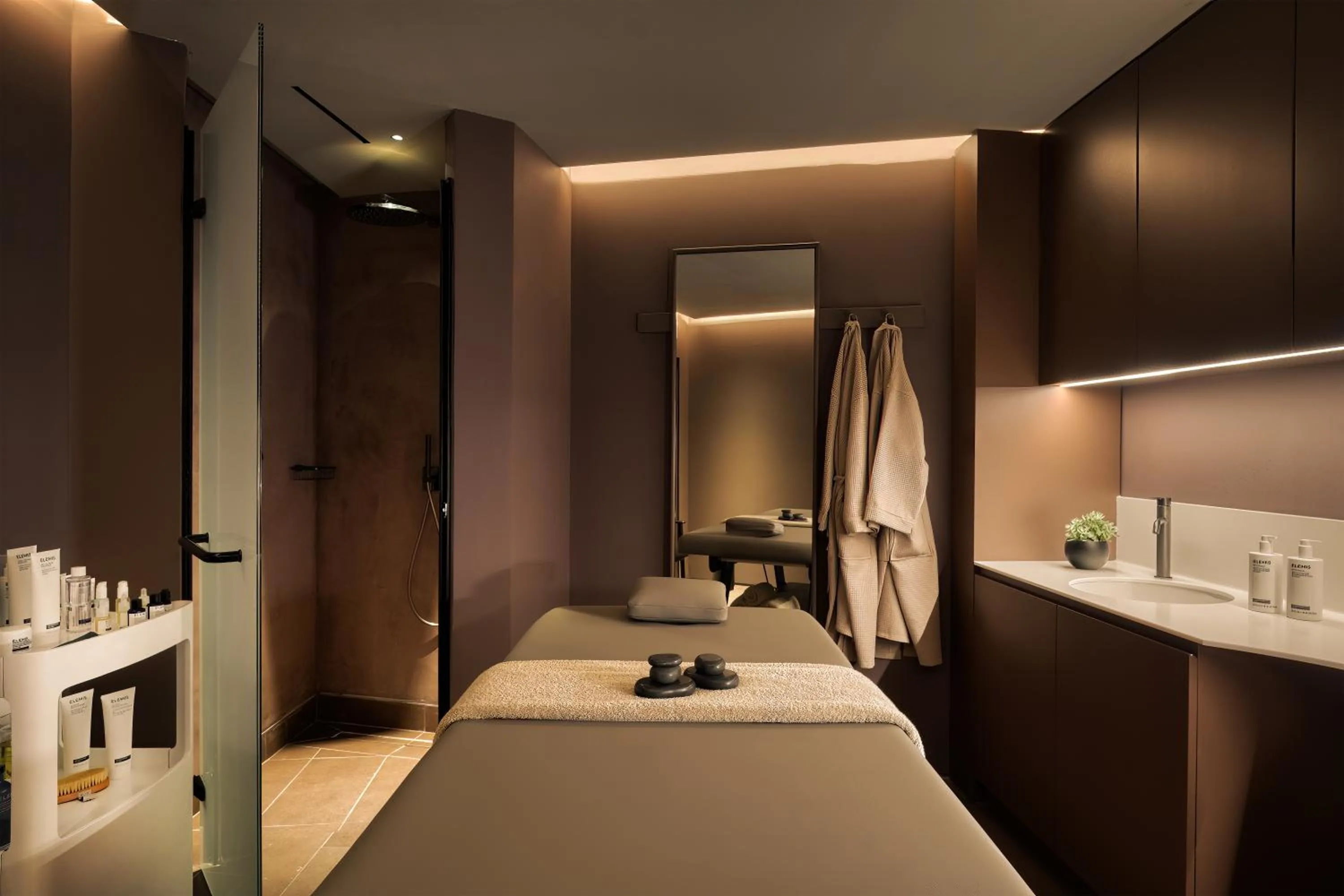 Spa and wellness centre/facilities in Domes Novos Santorini, Autograph Collection