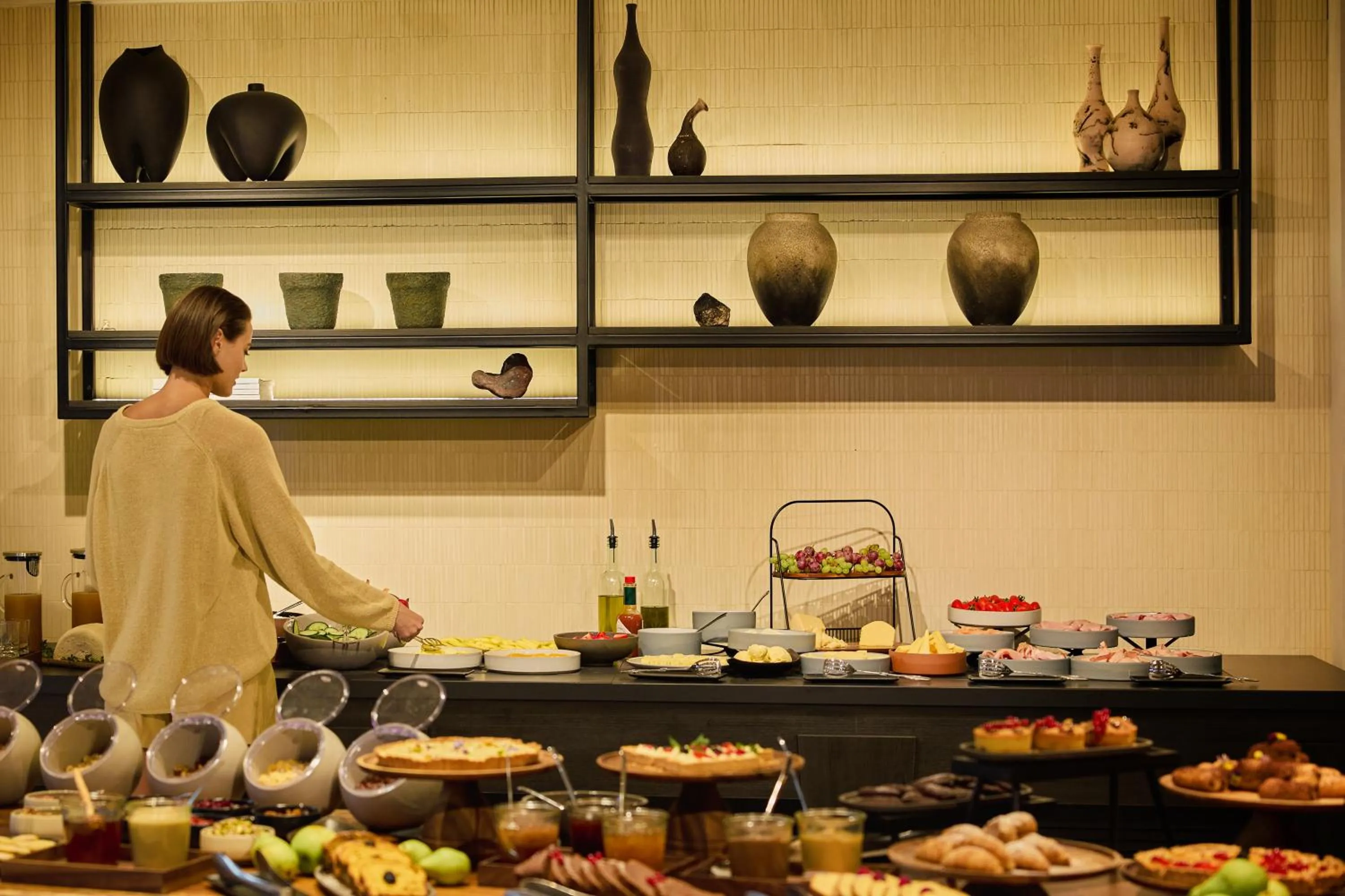 Breakfast in Domes Novos Santorini, Autograph Collection