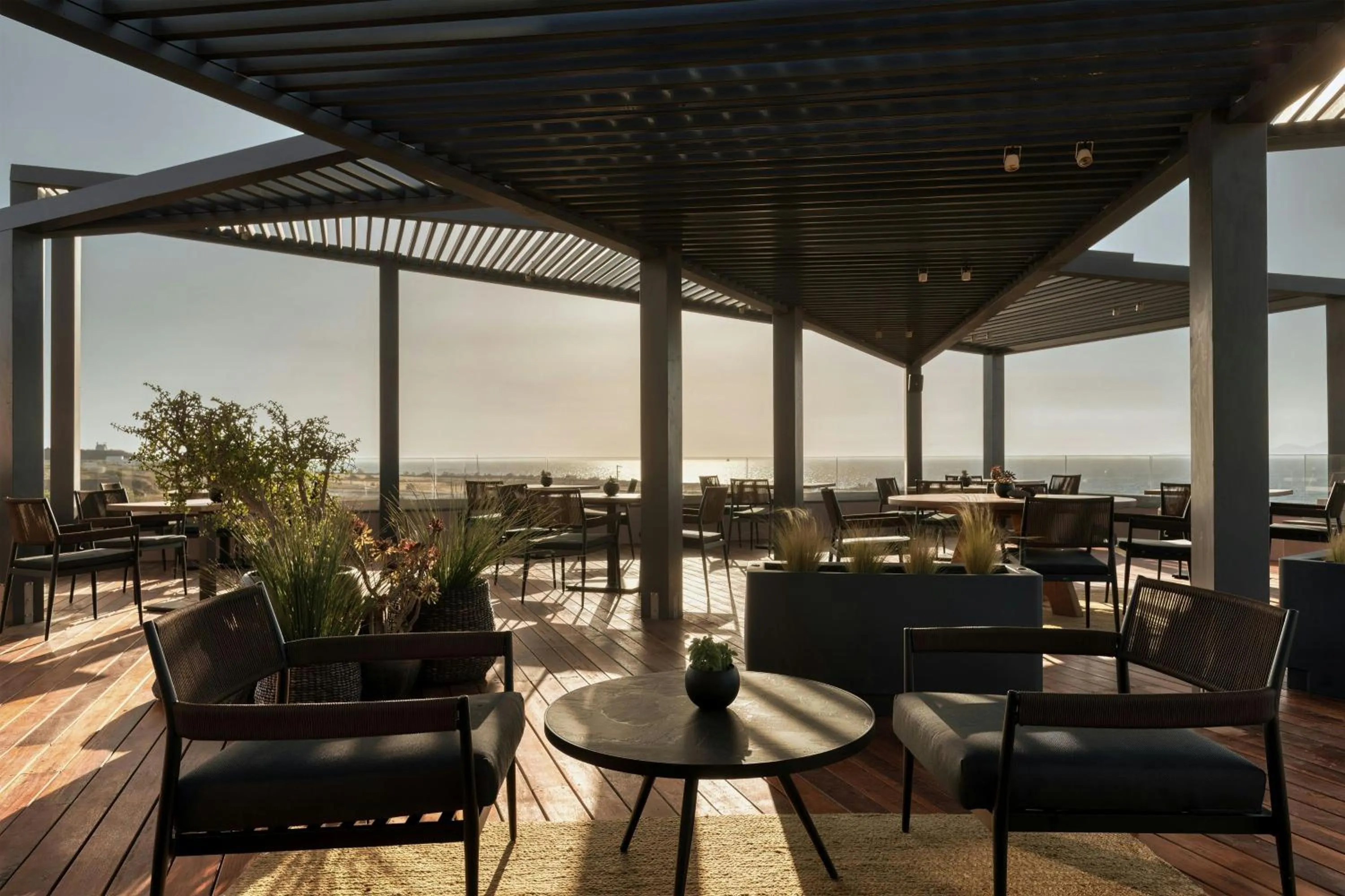 Lounge or bar in Domes Novos Santorini, Autograph Collection