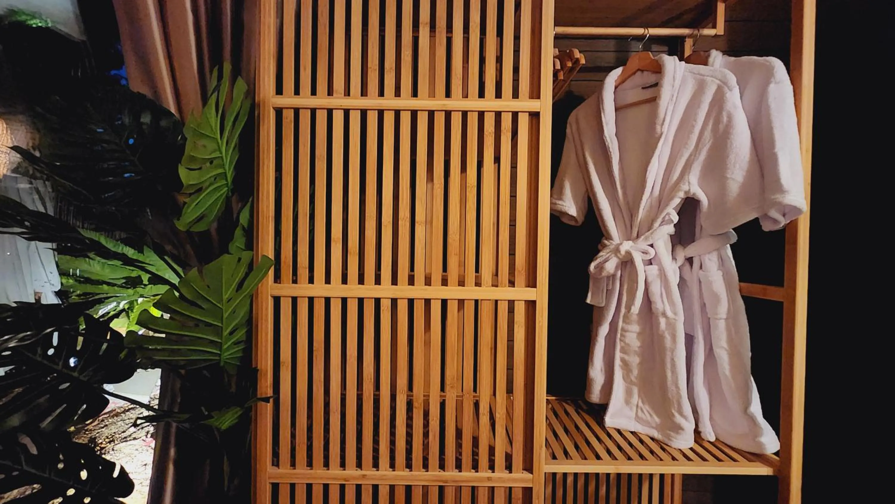 wardrobe in The Jungle Lodge -Glamping at Karuna El Nido