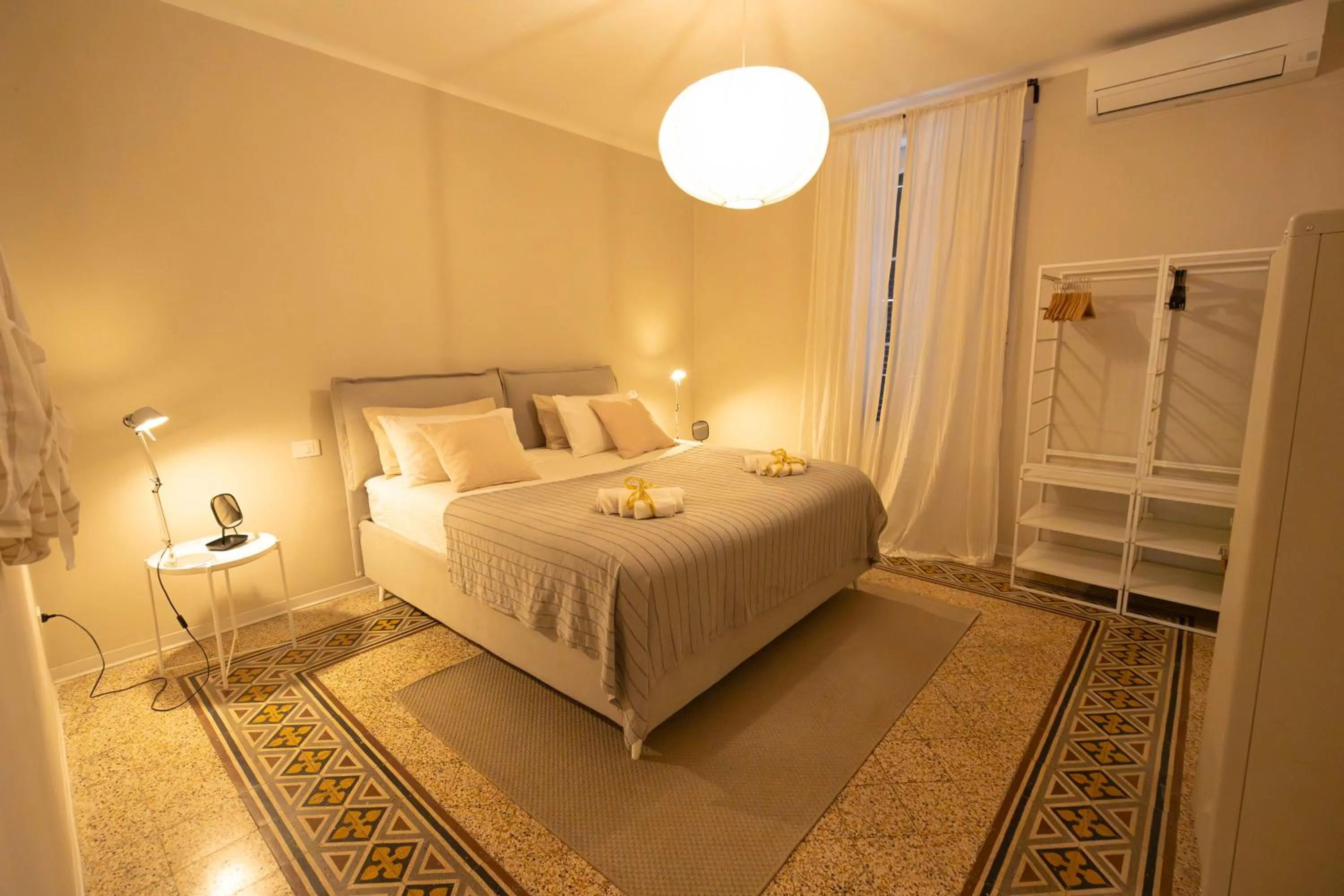 Bed in Casa di Leonardo Elegant & Comfort