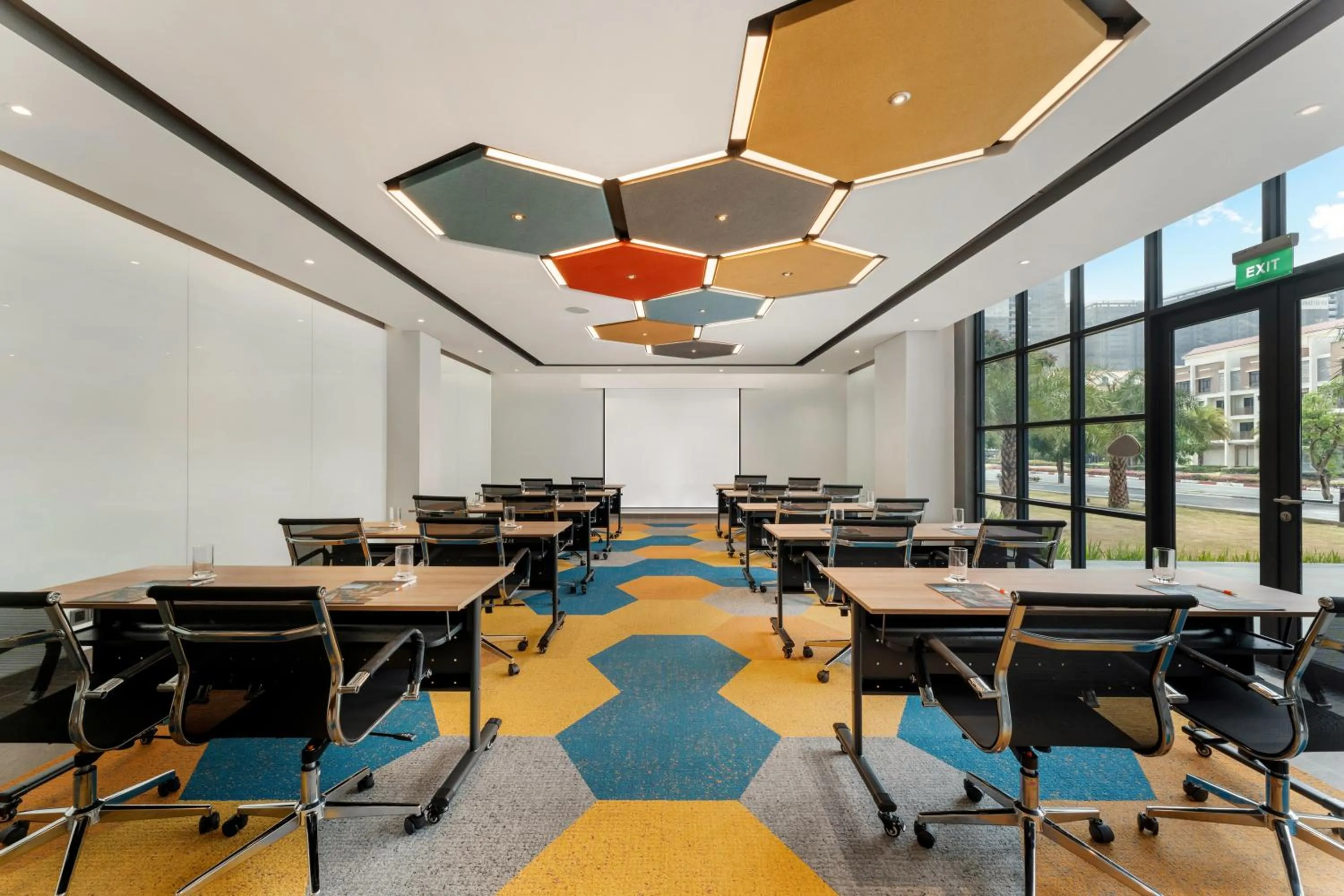 Meeting/conference room in HIIVE by fusion Binh Duong New City - VSIP 2