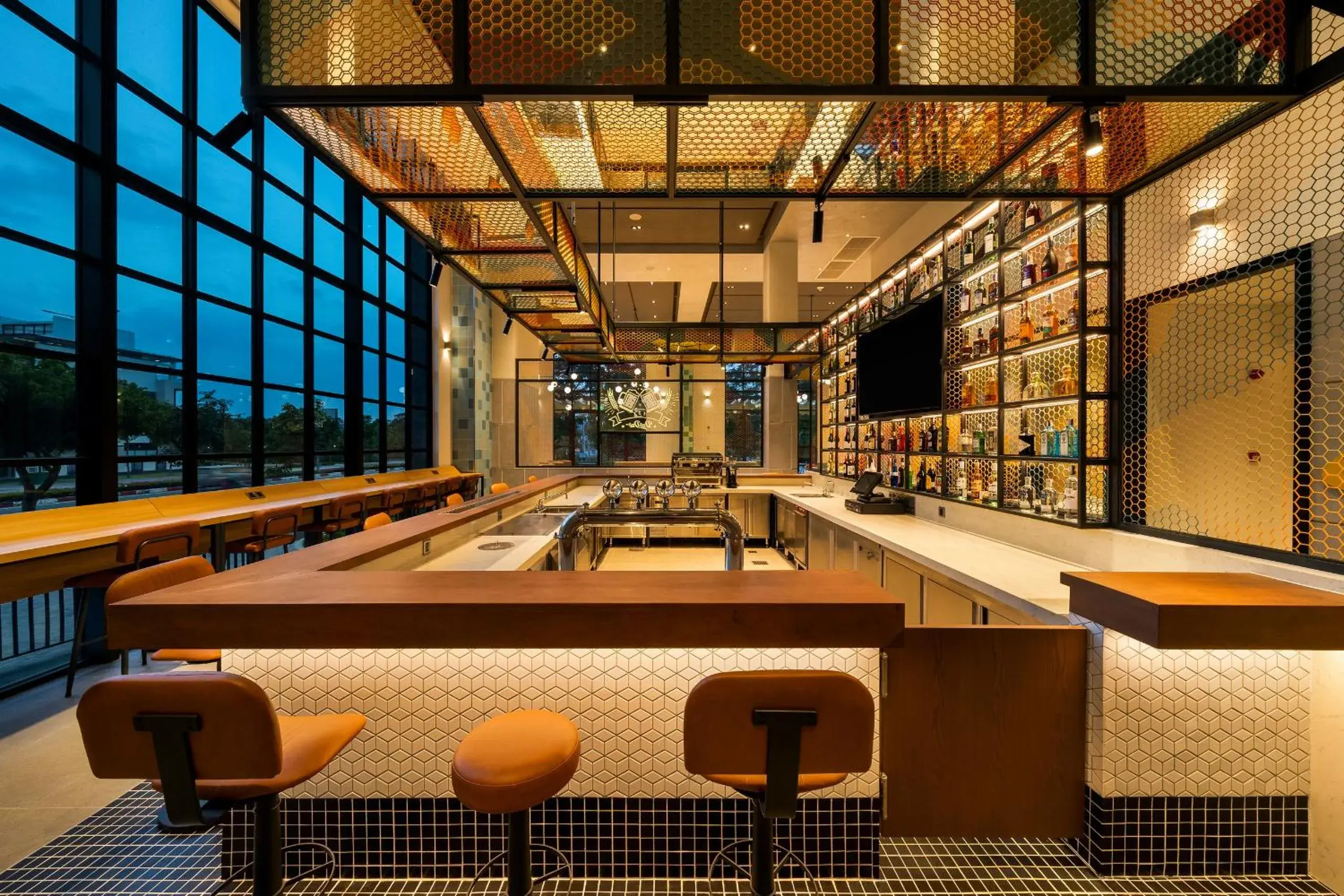 Lounge or bar in HIIVE by fusion Binh Duong New City - VSIP 2 Lounge or bar in HIIVE by fusion Binh Duong New City - VSIP 2