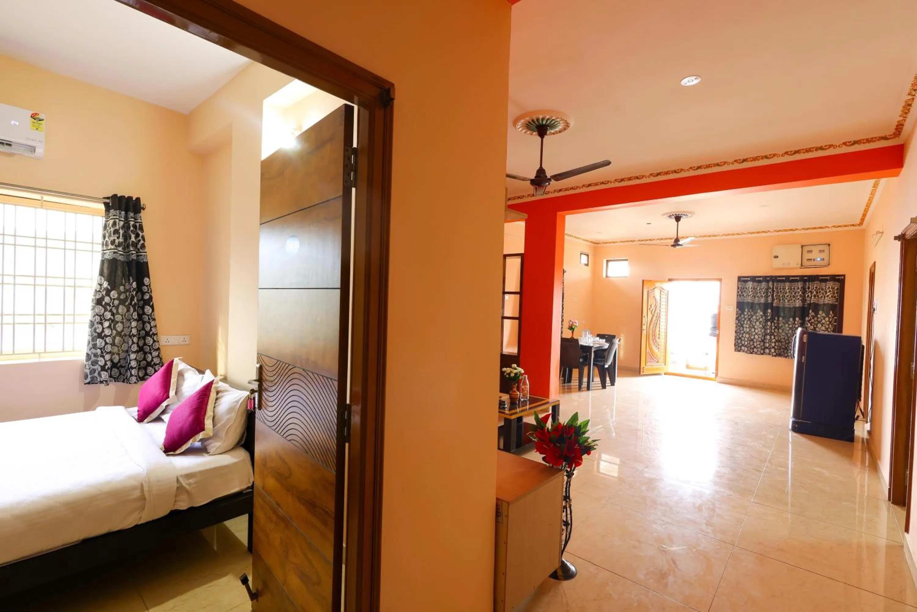 Living room, Bed in SBHS Homestay - Garudadri - Tirupati Bus Stand