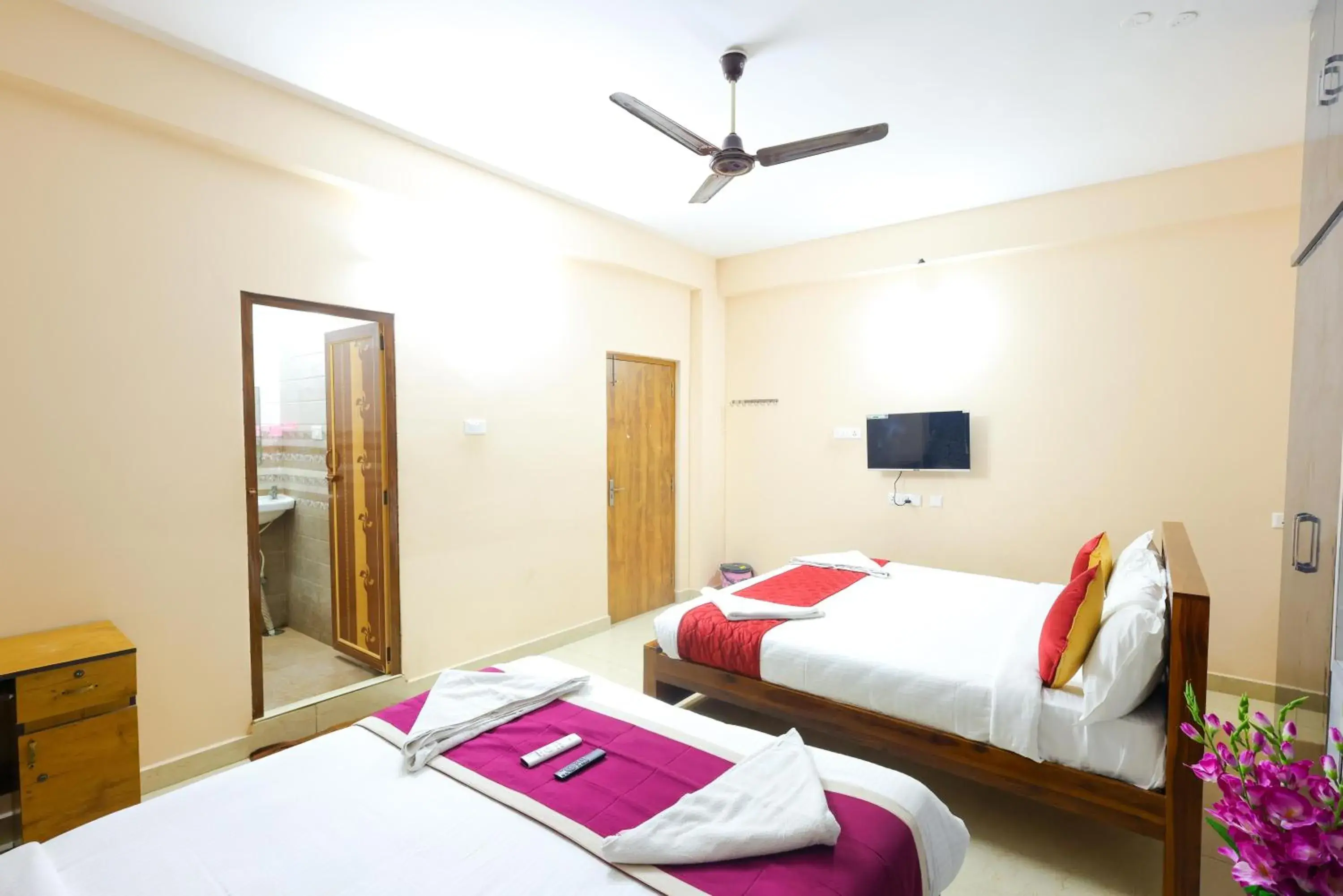 Bed in SBHS Homestay - Garudadri - Tirupati Bus Stand Bed in SBHS Homestay - Garudadri - Tirupati Bus Stand