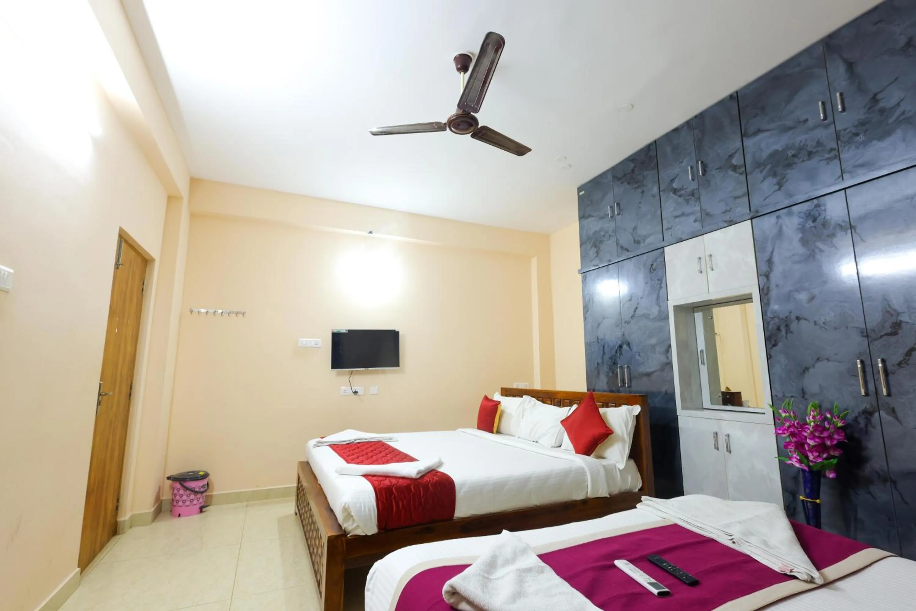 Bed in SBHS Homestay - Garudadri - Tirupati Bus Stand