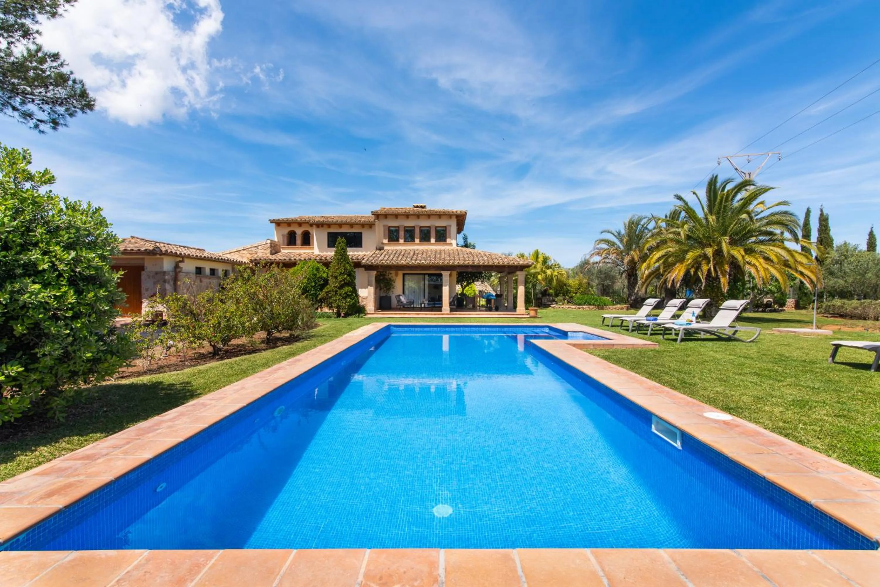MOLINER PREMIUM VILLA by MAINVILLAS your home a 5-minute drive from LLenaire Beach