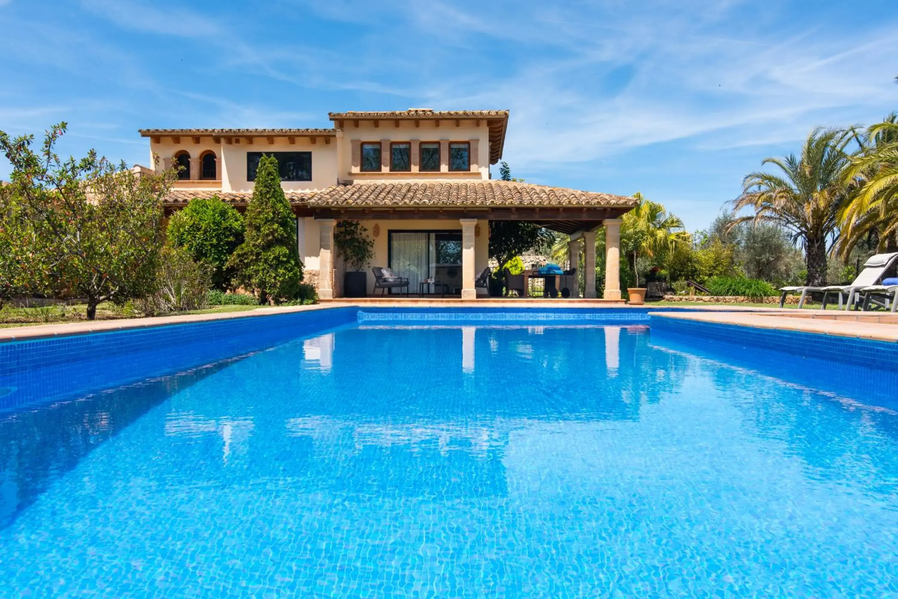 MOLINER PREMIUM VILLA by MAINVILLAS your home a 5-minute drive from LLenaire Beach MOLINER PREMIUM VILLA by MAINVILLAS your home a 5-minute drive from LLenaire Beach
