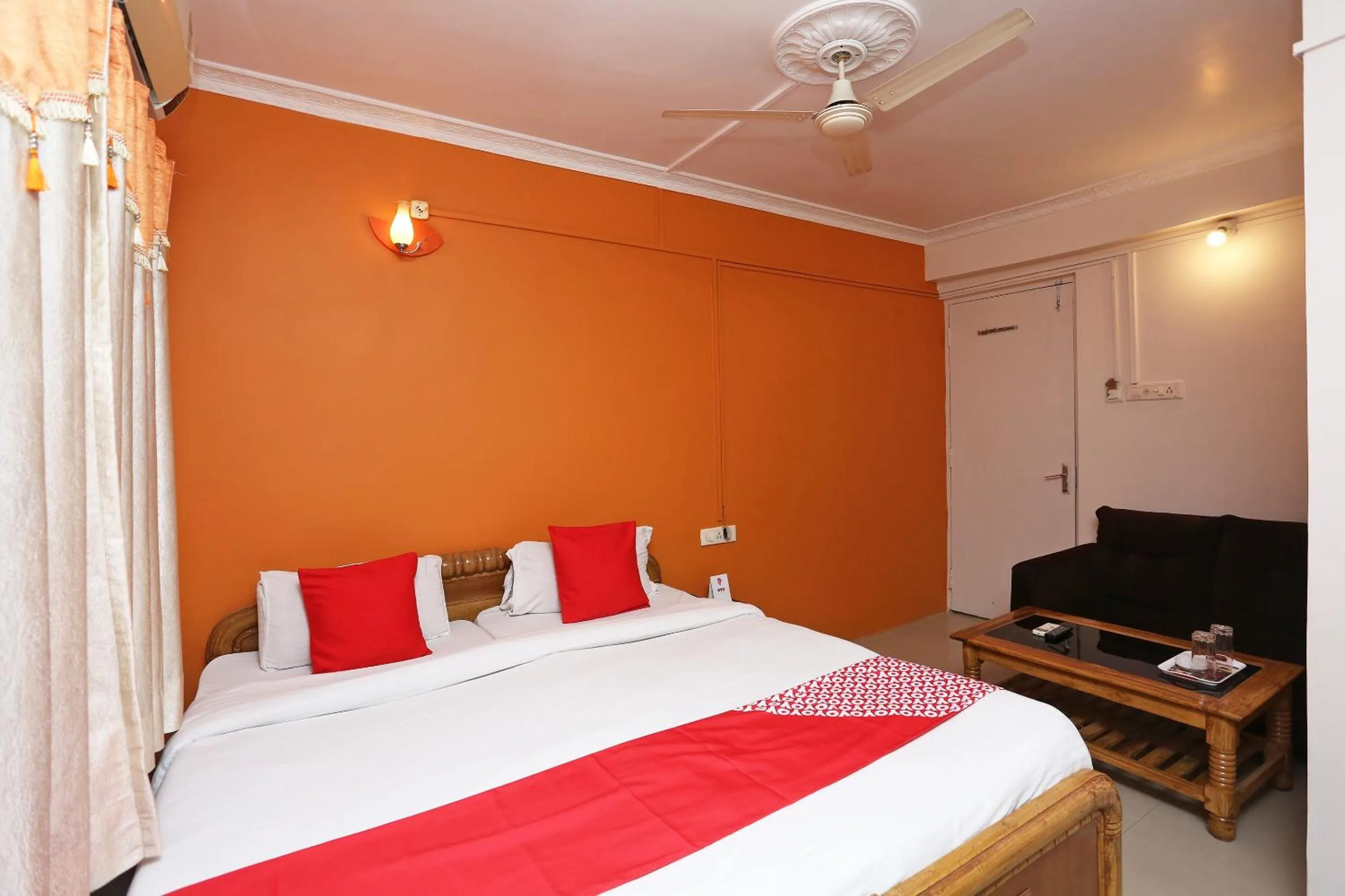 Bathroom, Bed in Hotel O New Mega Palace