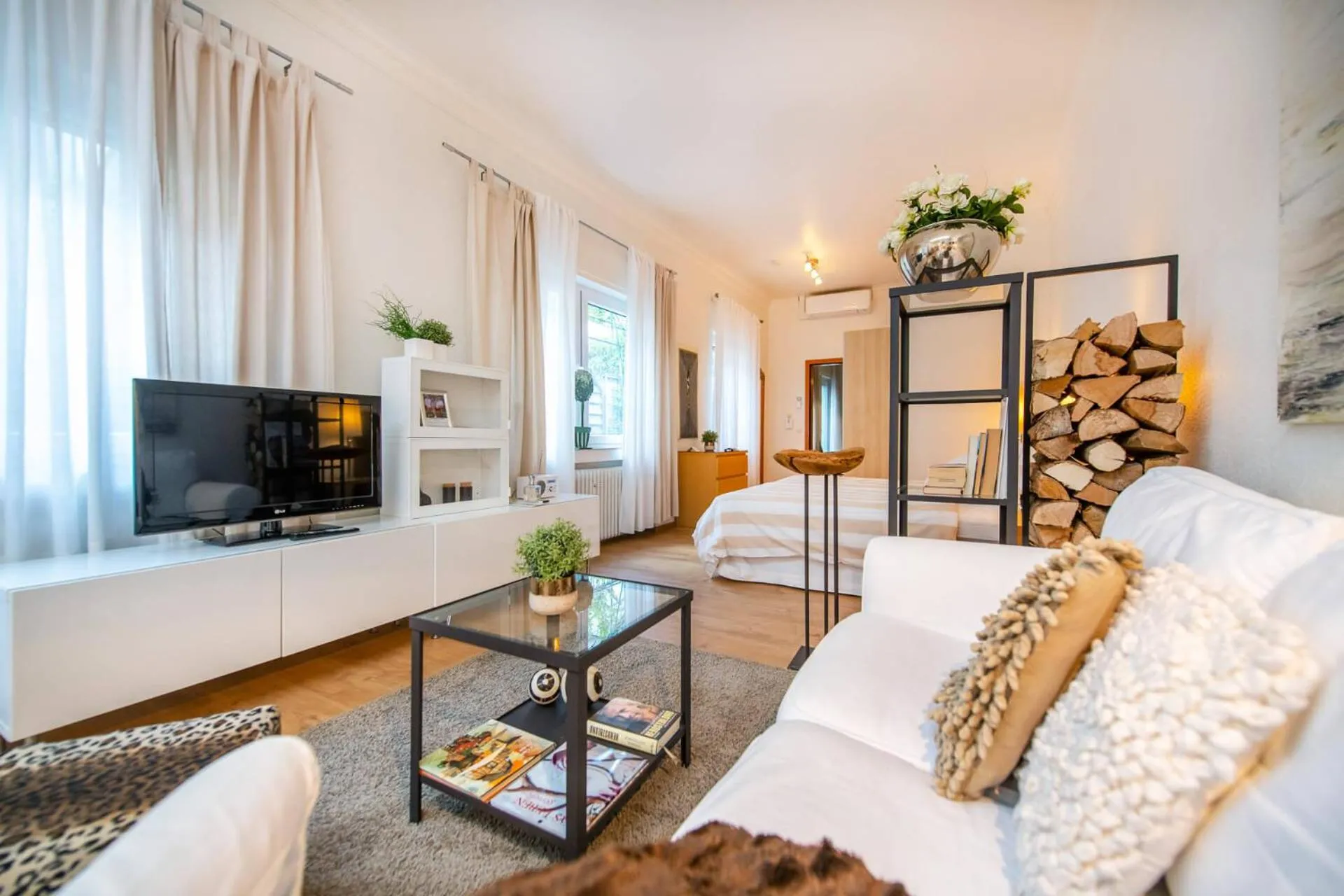Communal lounge/ TV room in Ferienwohnung Koblenz Altstadt